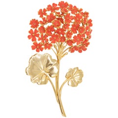 Broche Broche Bouquet de géraniums orange cayenne peint à l'or d'Oscar de la Renta