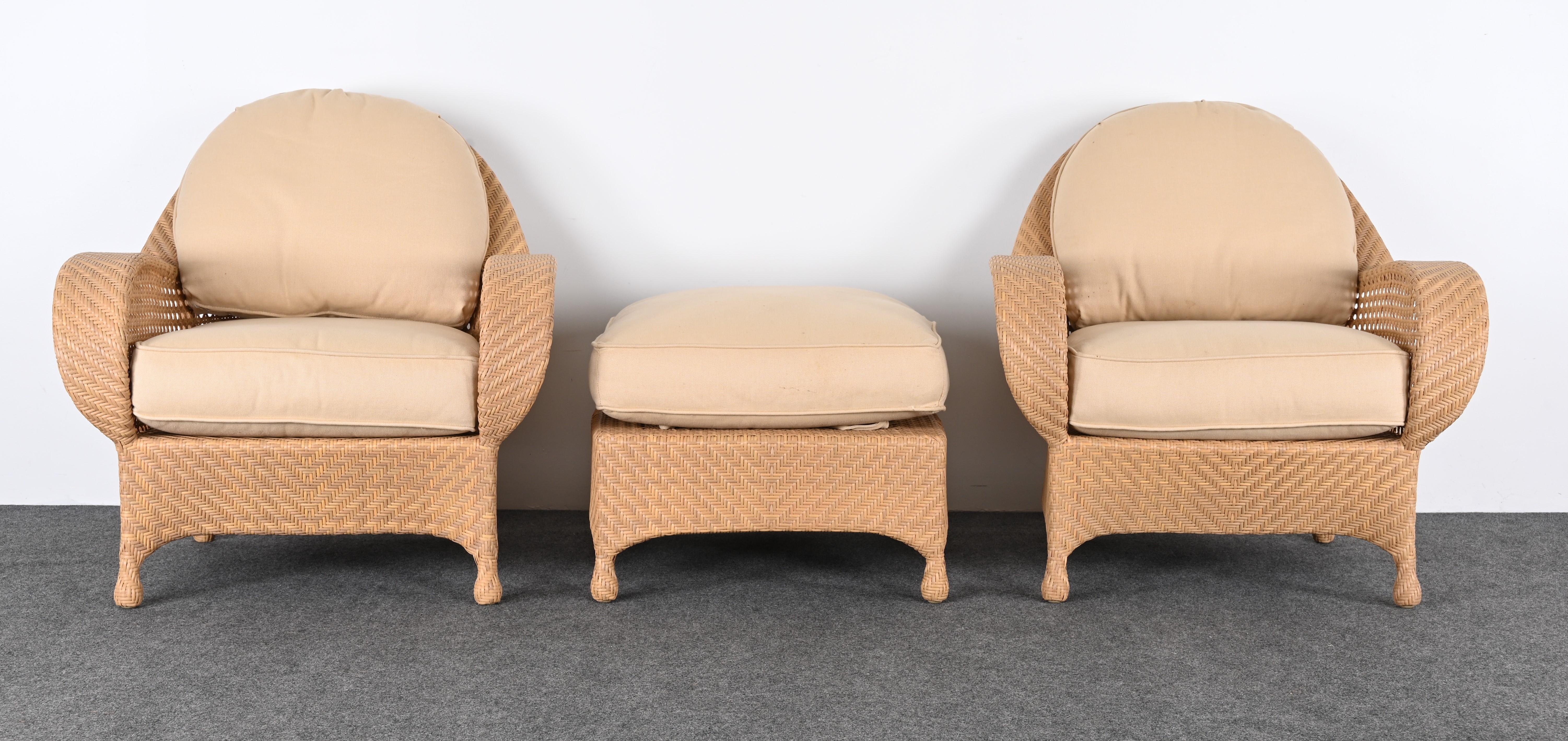 Oscar De La Renta Pair of Armchairs and Ottoman, 2000s In Good Condition In Hamburg, PA