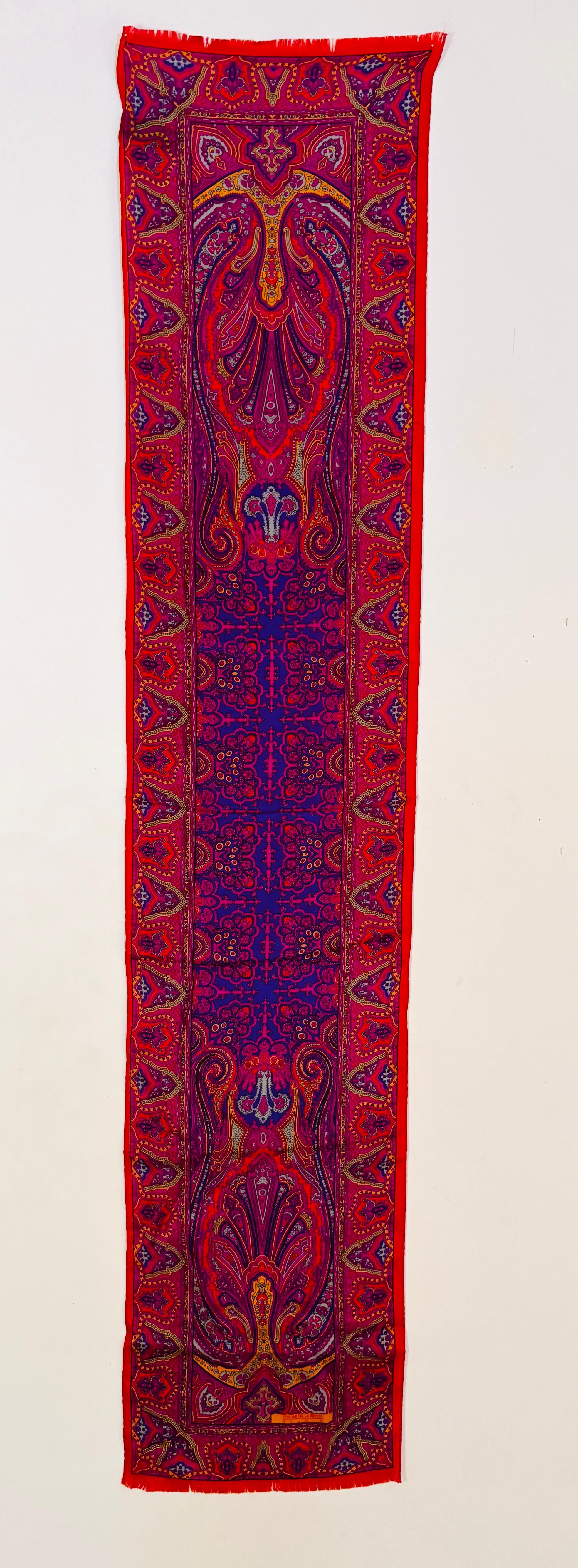 Oscar de La Renta Paisley Silk Oblong Scarf in Reds and Fuchsia For Sale 6