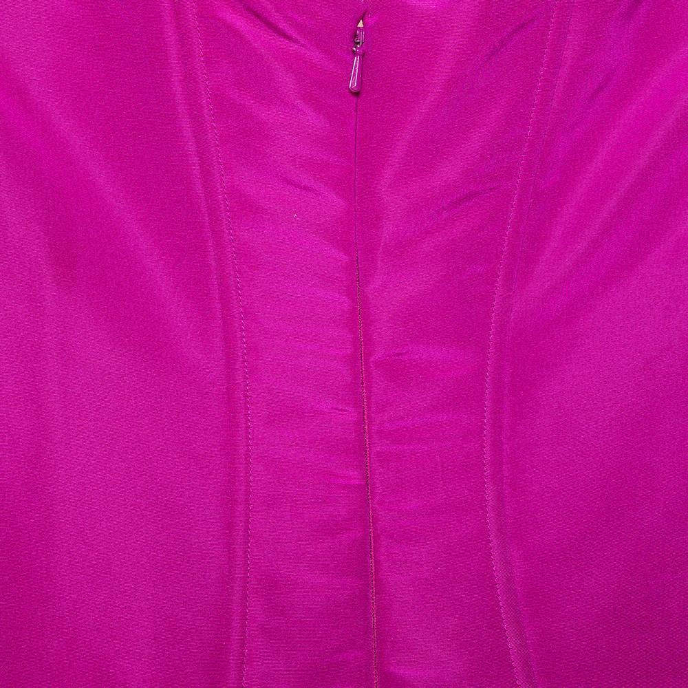 Oscar de la Renta Rosa Seide Ärmelloses Abendkleid S im Zustand „Gut“ in Dubai, Al Qouz 2