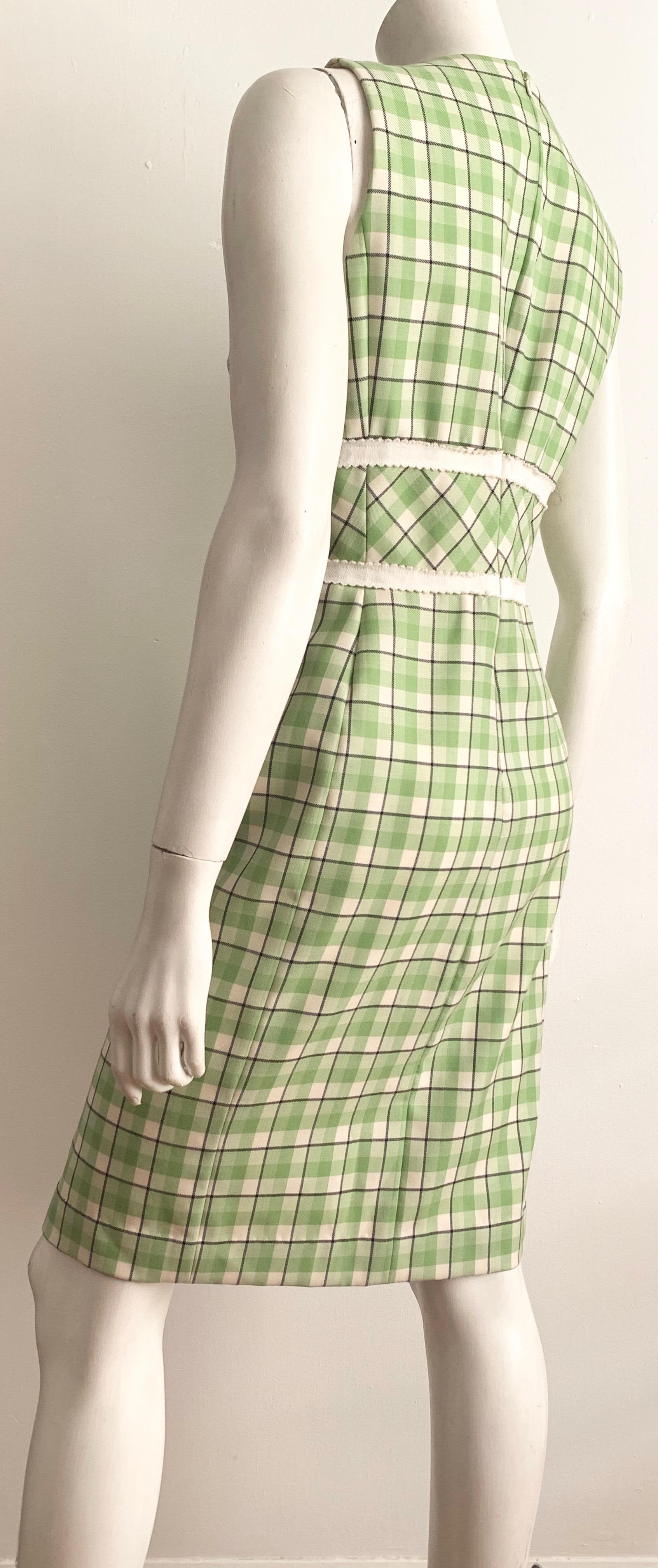 Oscar de la Renta Plaid Sleeveless Dress Size 6. For Sale 6