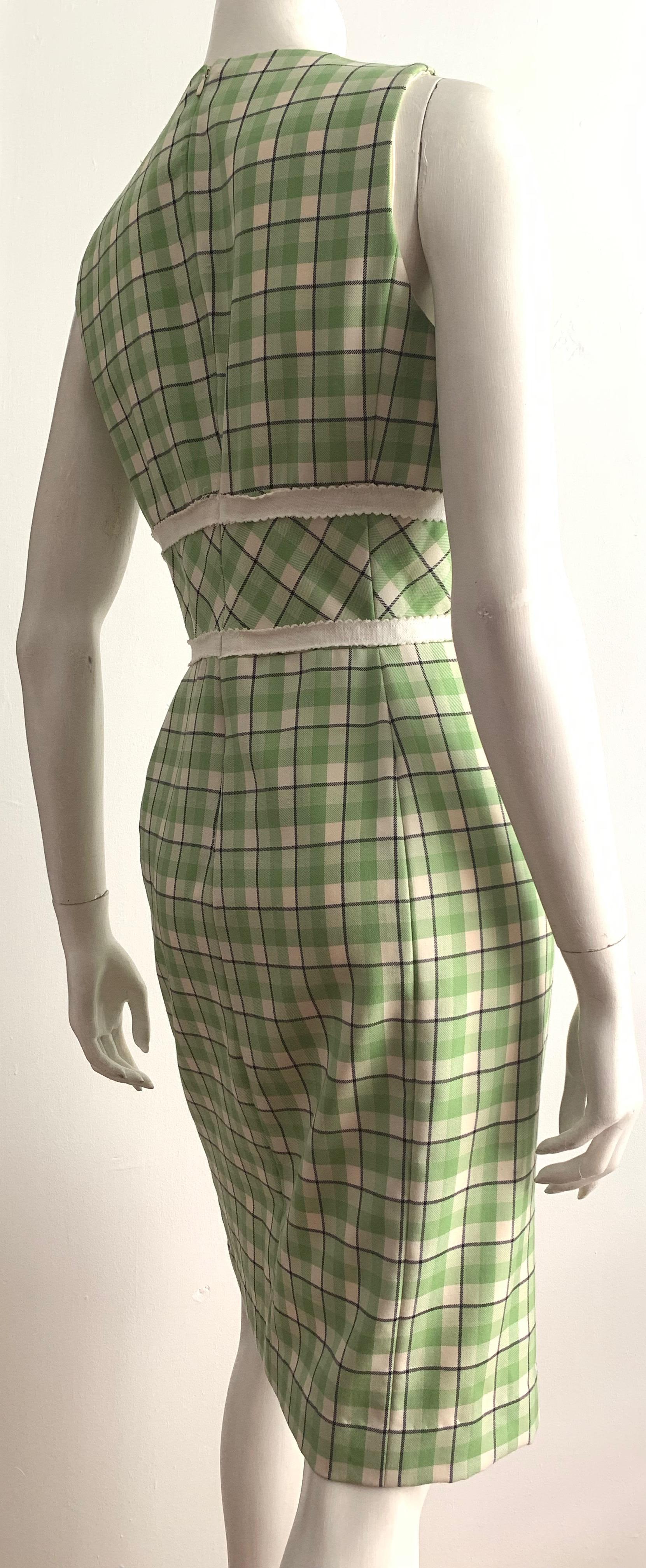 Oscar de la Renta Plaid Sleeveless Dress Size 6. For Sale 3