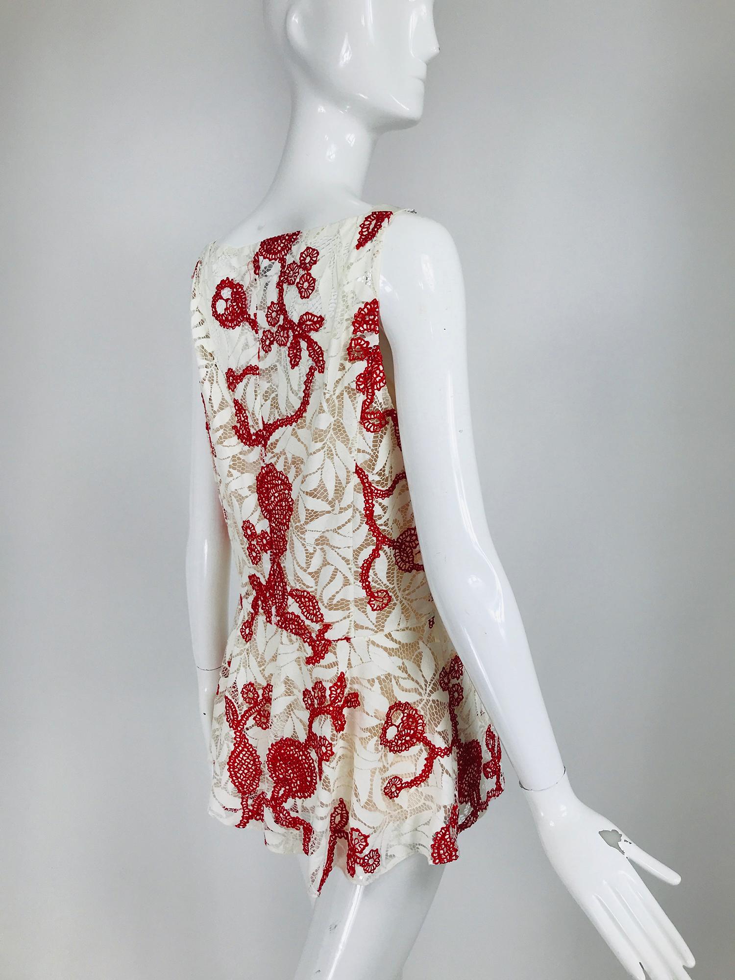 Beige Oscar de la Renta Red and White Lace Tunic Top 12 For Sale