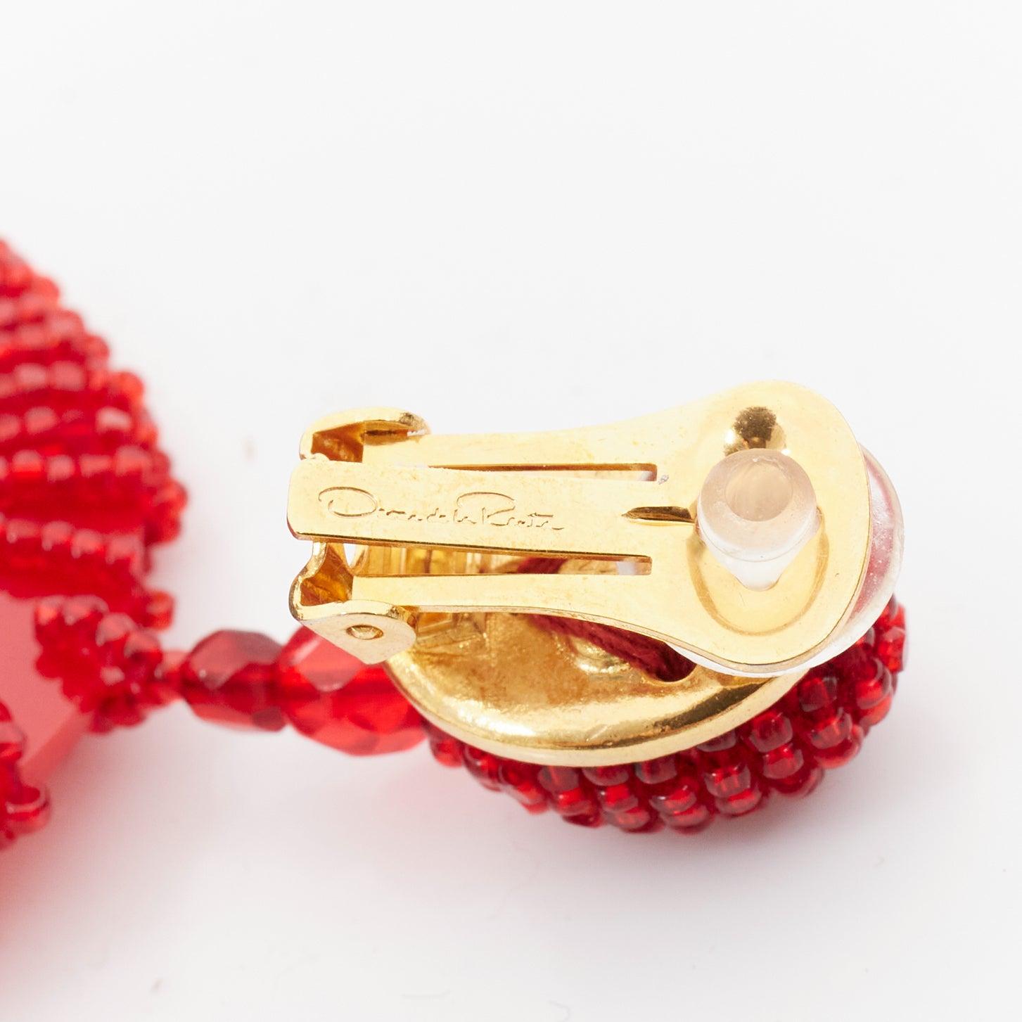 OSCAR DE LA RENTA red beaded acrylic spiral shell dangling clip on earrings pair For Sale 3