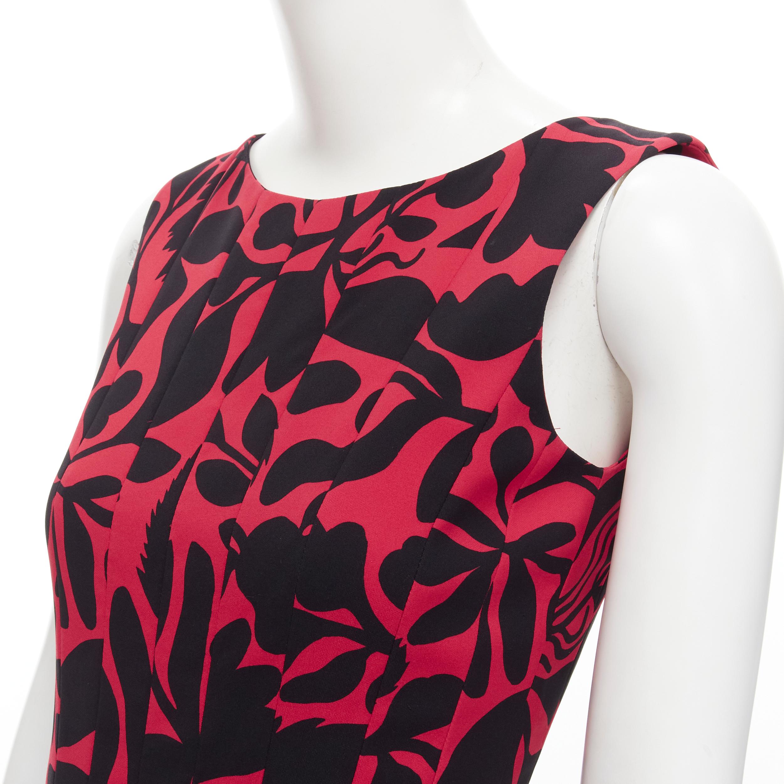 OSCAR DE LA RENTA red black floral print panelled fit flared dress XS 
Reference: LNKO/A01881 
Brand: Oscar De La Renta 
Color: Red 
Pattern: Floral 
Closure: Zip 

CONDITION: 
Condition: Excellent, this item was pre-owned and is in excellent