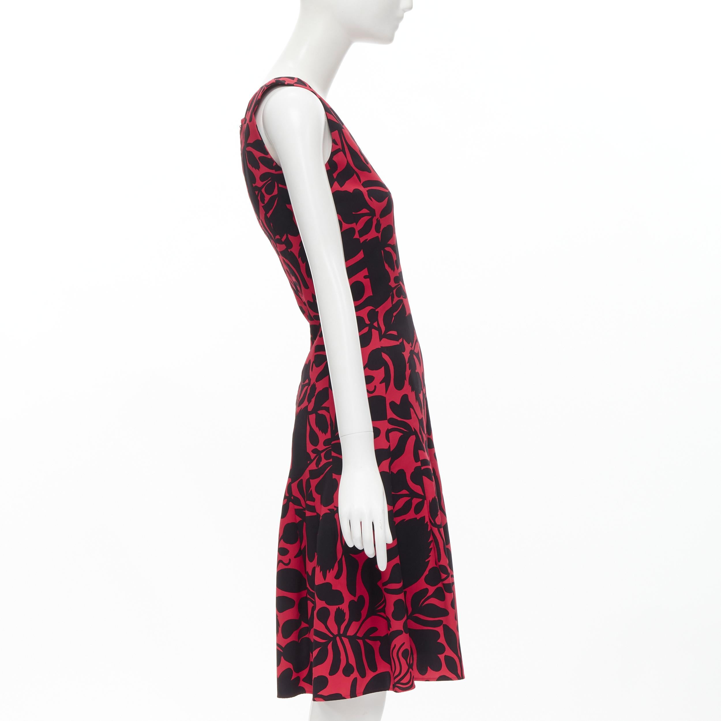 Brown OSCAR DE LA RENTA red black floral print panelled fit flared dress XS For Sale