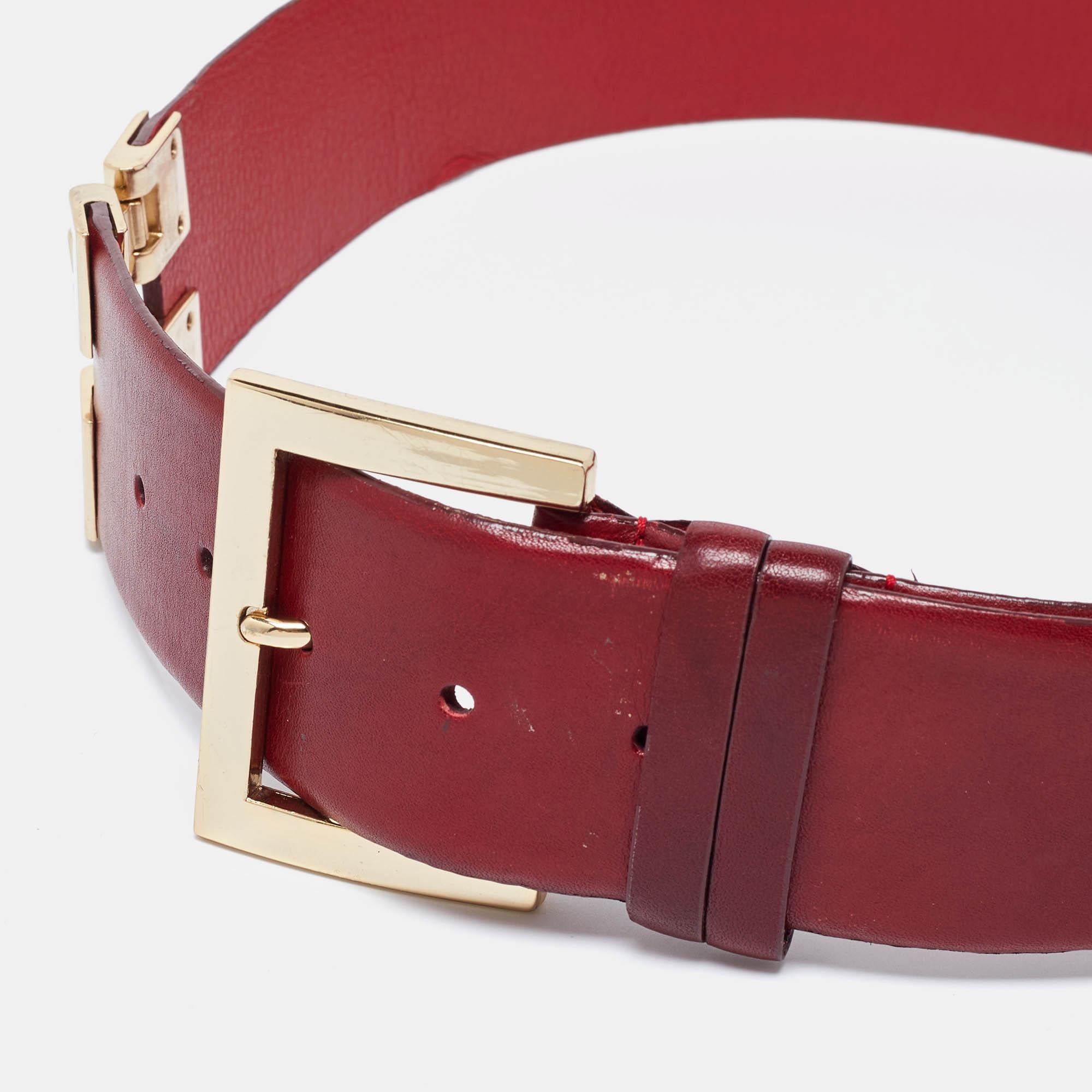 Presenting a designer belt that has been crafted to be durable and to suit all your refined looks. High in durability and appeal this belt is a fine element of luxury.