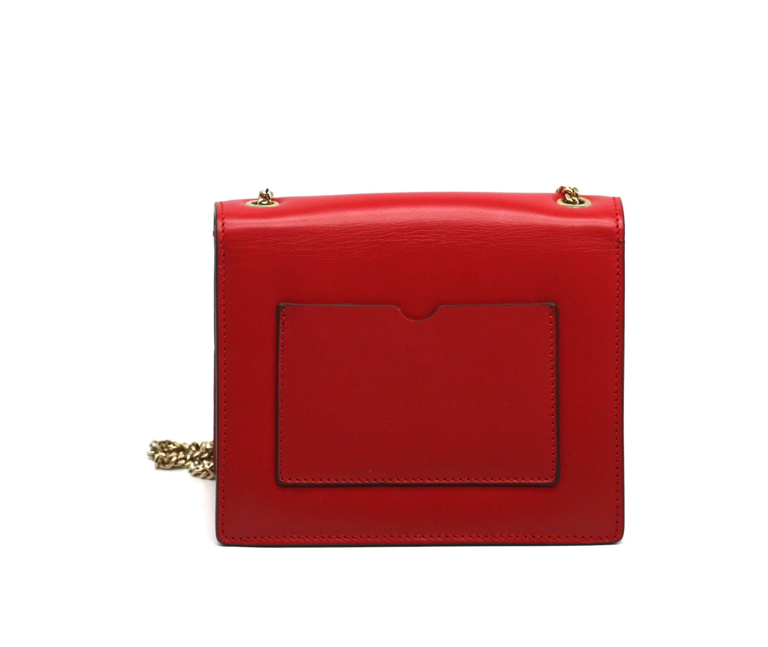 Oscar De La Renta Rote Saffiano Leder Flora Handtasche im Zustand „Gut“ im Angebot in West Palm Beach, FL
