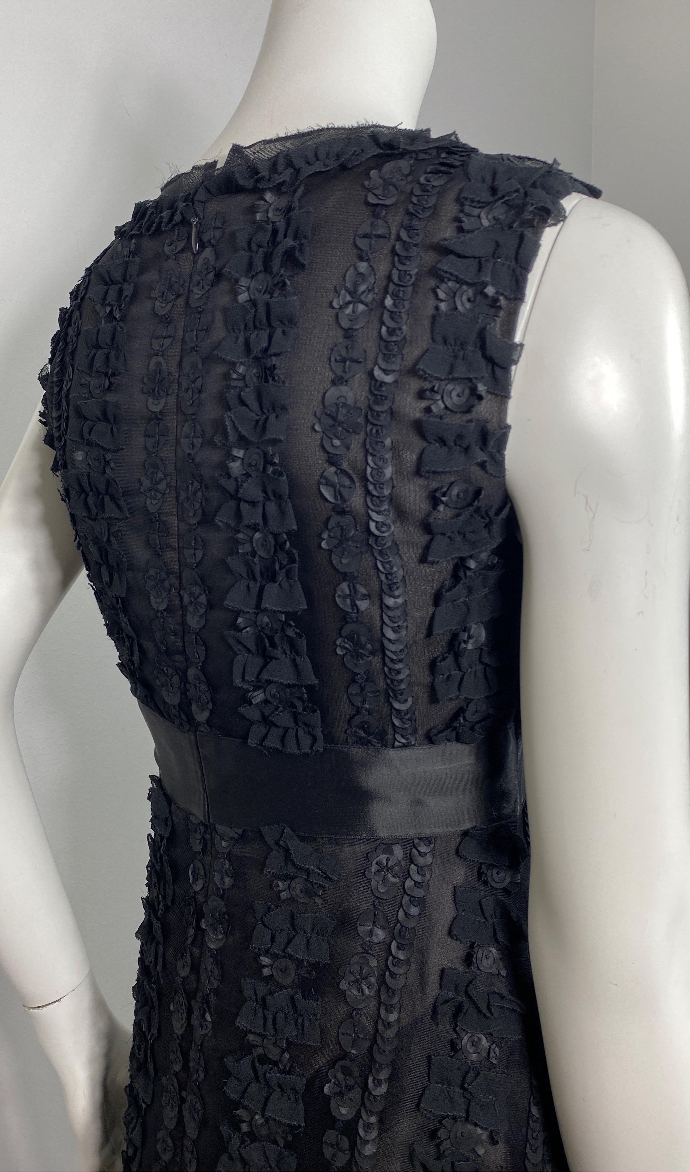 Oscar de La Renta Resort 2008 Black silk appliqué sleeveless dress - Size 6 For Sale 6