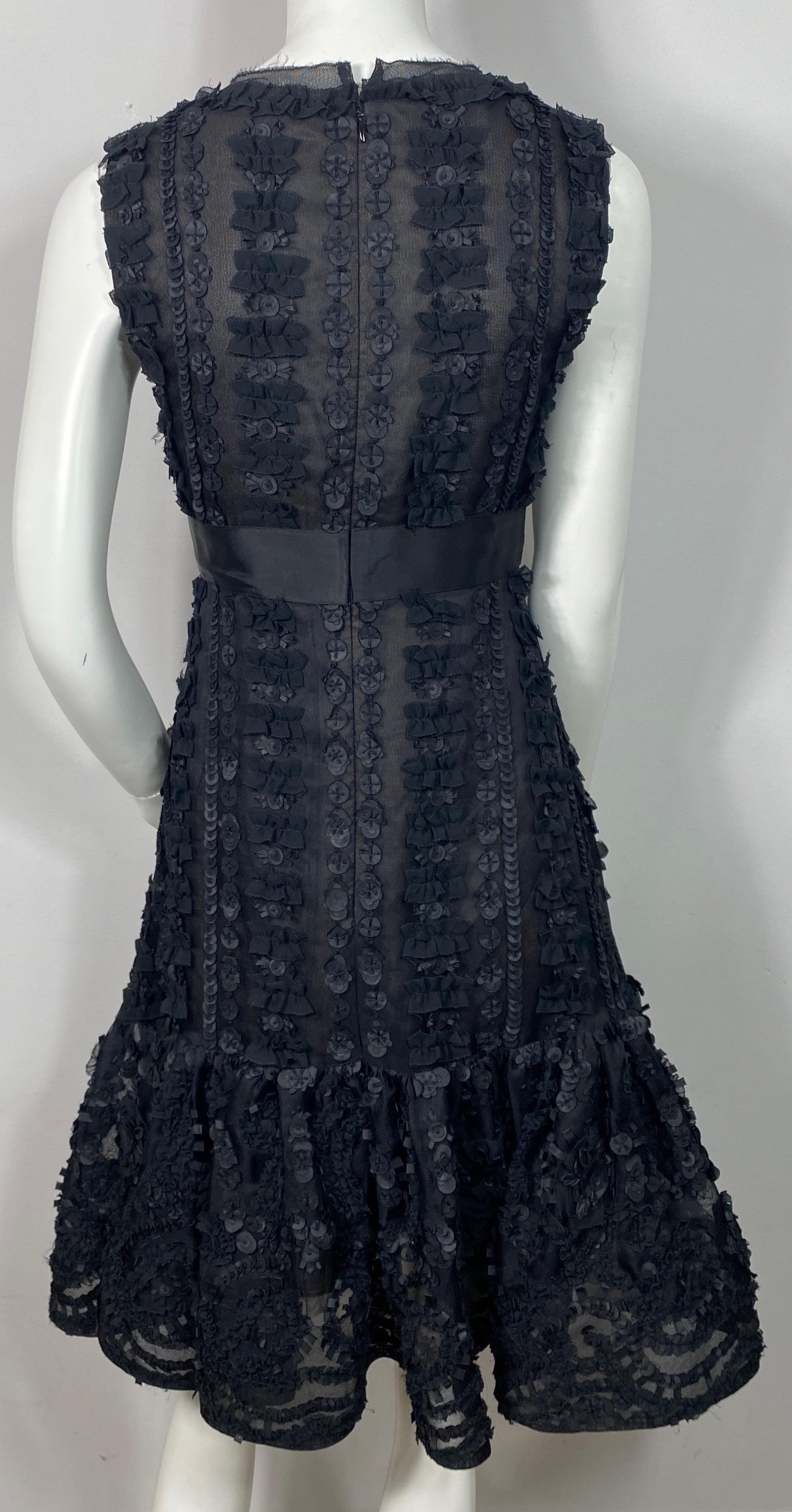 Oscar de La Renta Resort 2008 Black silk appliqué sleeveless dress - Size 6 For Sale 7