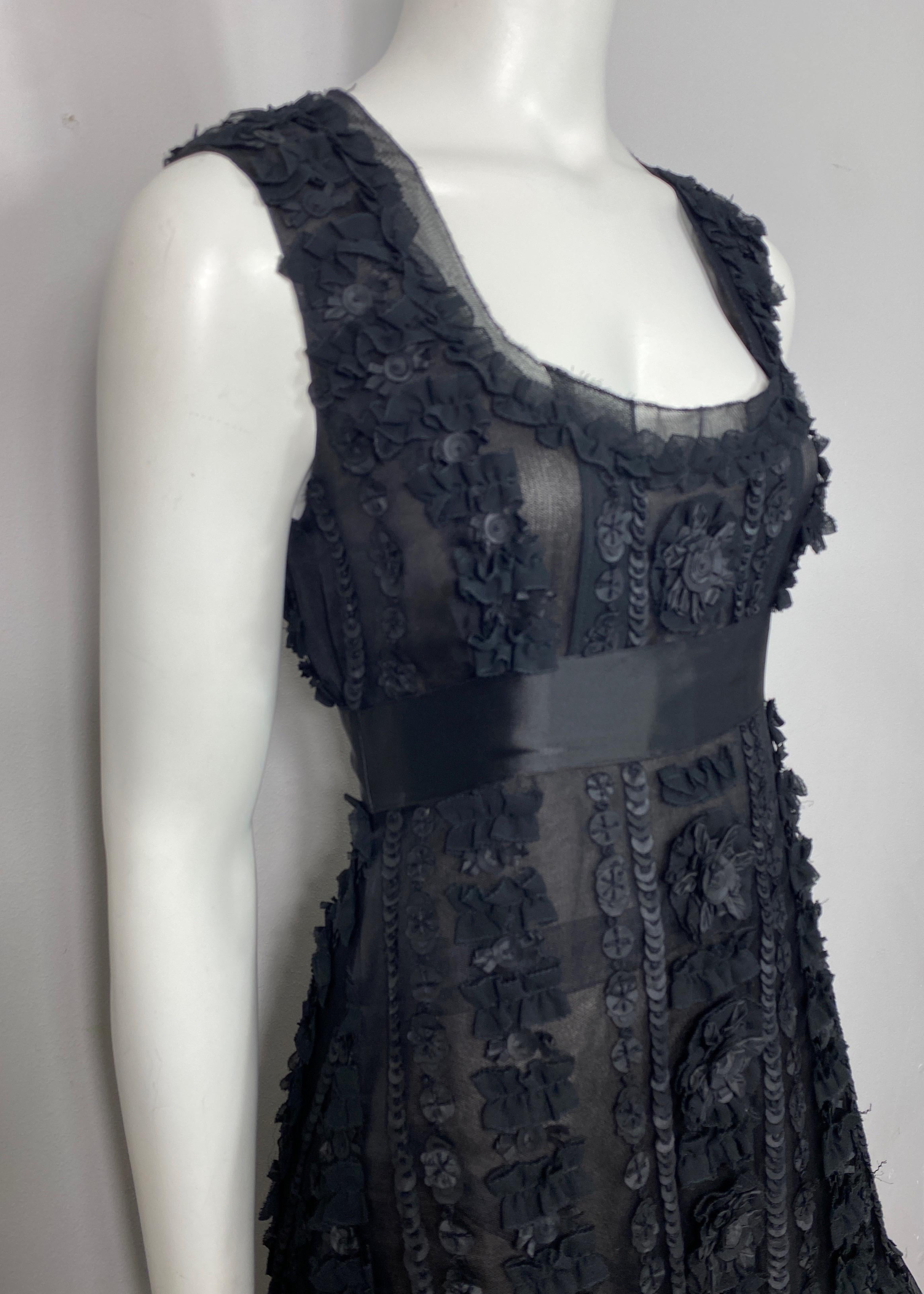 Women's Oscar de La Renta Resort 2008 Black silk appliqué sleeveless dress - Size 6 For Sale