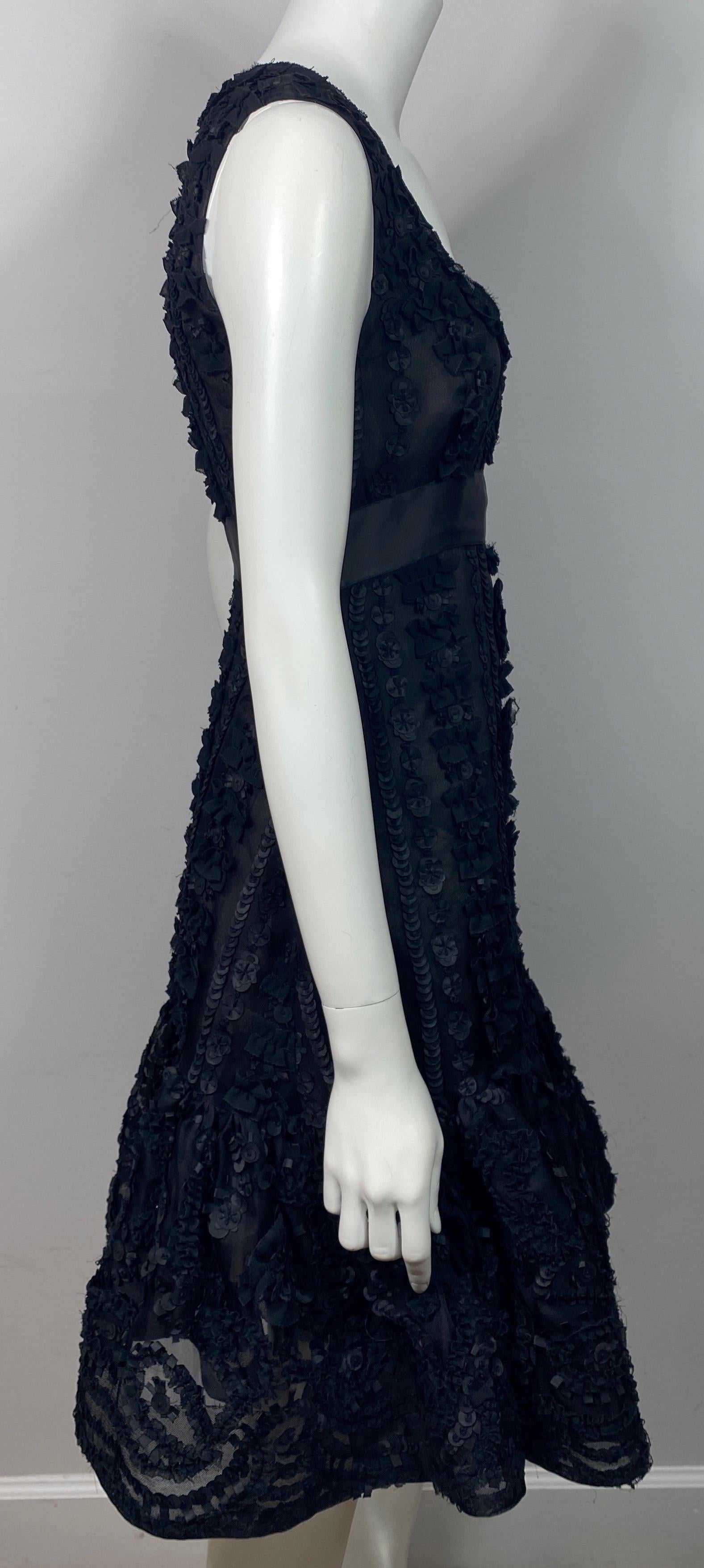 Oscar de La Renta Resort 2008 Black silk appliqué sleeveless dress - Size 6 For Sale 4