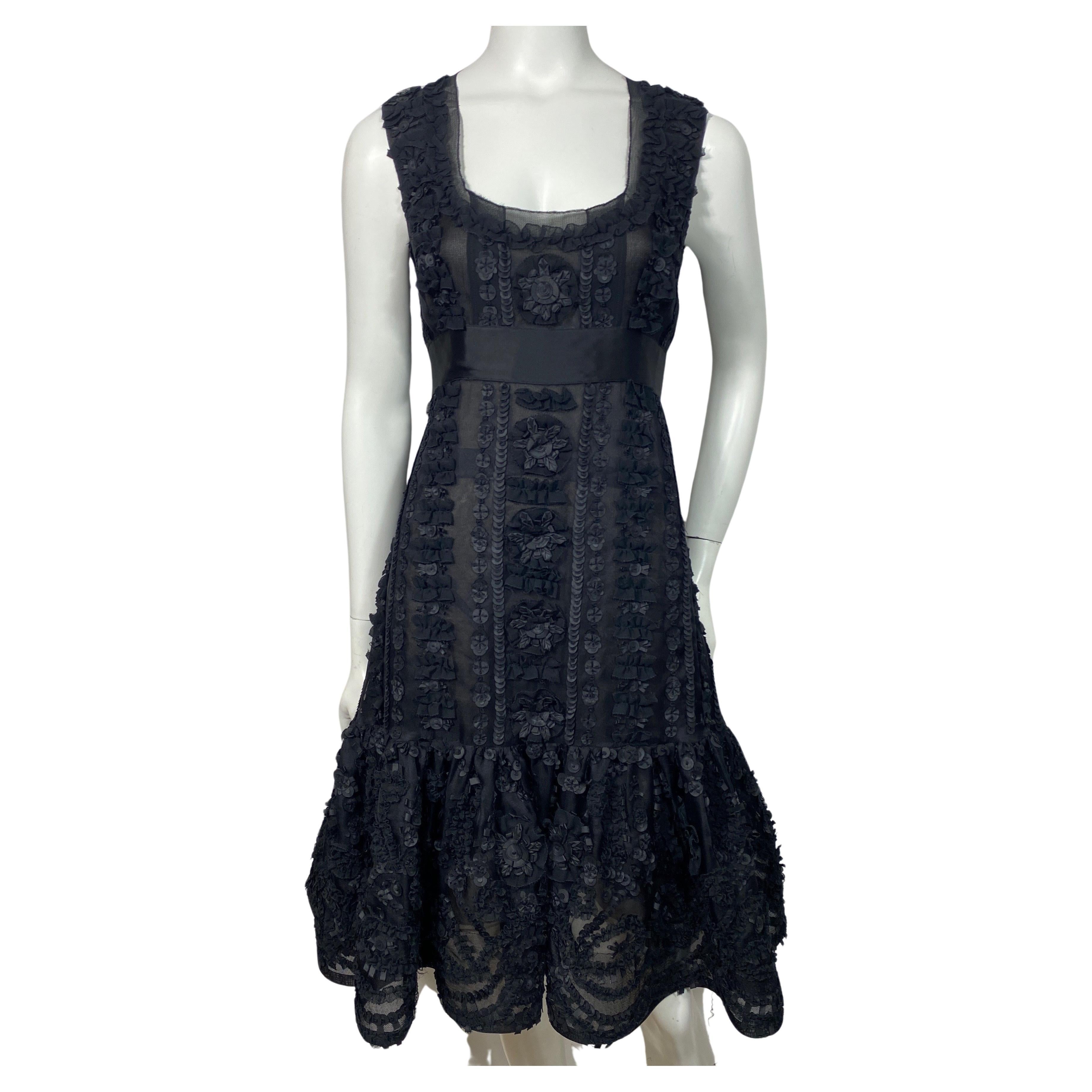 Oscar de La Renta Resort 2008 Black silk appliqué sleeveless dress - Size 6 For Sale