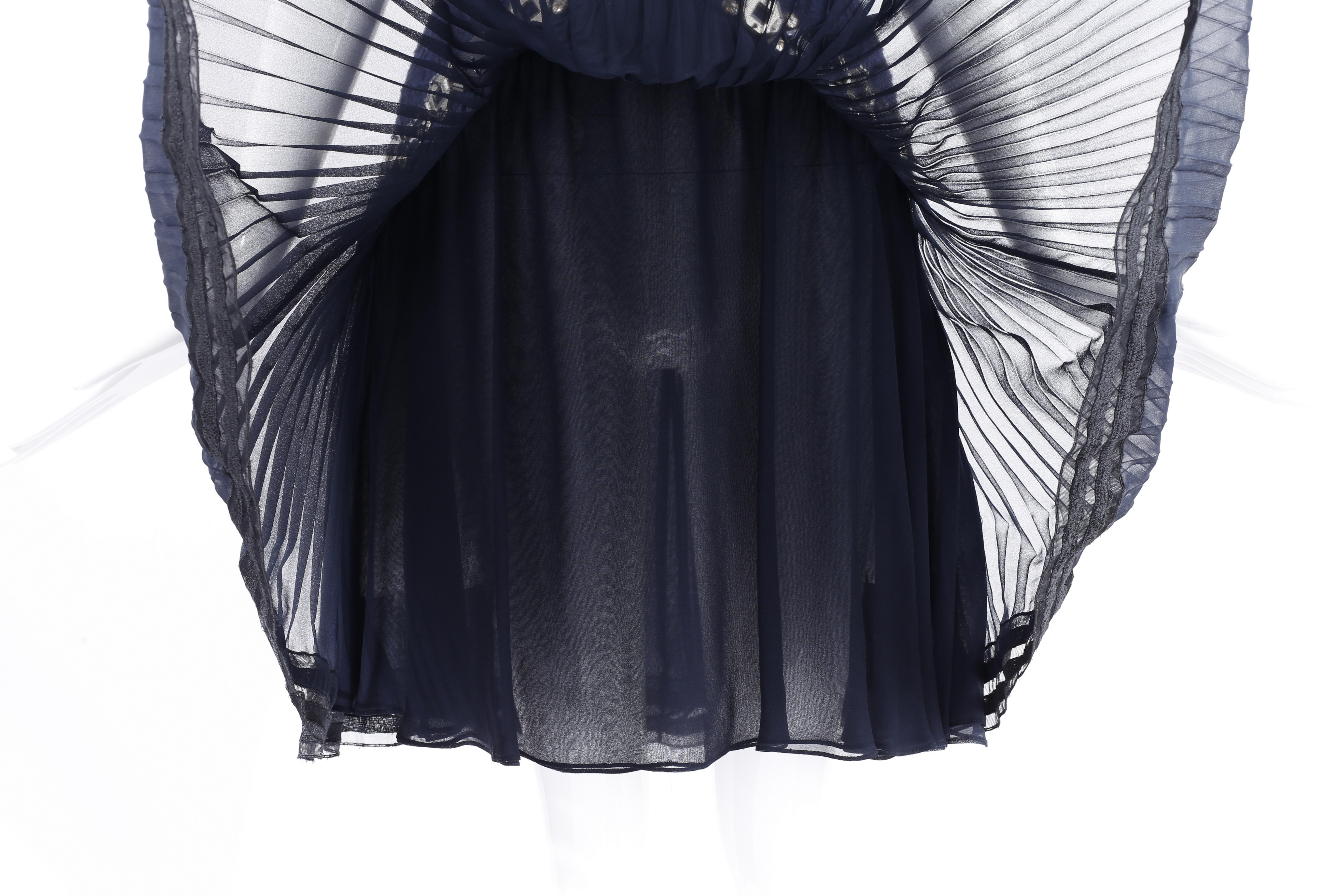 Oscar De La Renta Resort 2010 Blue Embellished Tweed Fit & Flare Pleated Dress 4 For Sale 1
