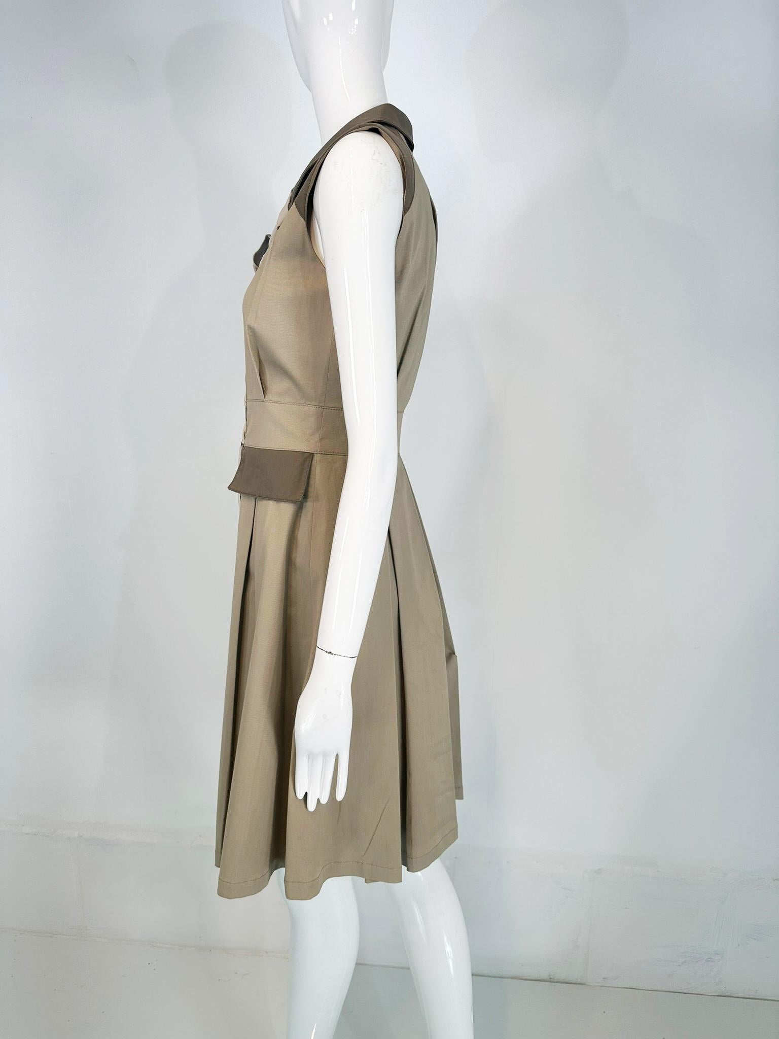 Oscar de la Renta Resort 2011 Two Tone Khaki Twill & Leather Safari Style Dress In Good Condition For Sale In West Palm Beach, FL