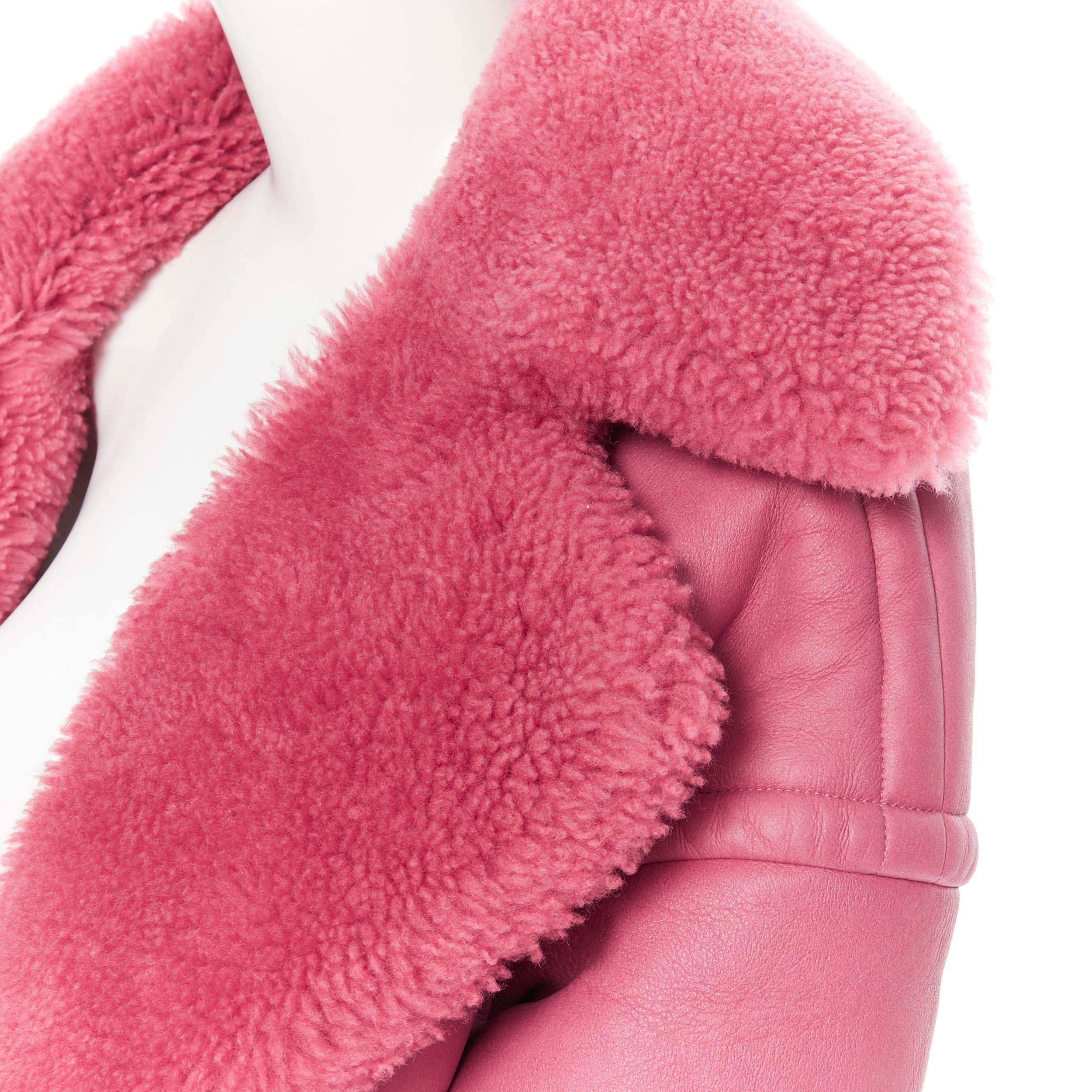 OSCAR DE LA RENTA reversible pink shearling leather oversized aviator coat
Brand: Oscar de la Renta
Collection: Pre-fall 2018
Model Name / Style: Shearling coat
Material: Fur
Color: Pink
Pattern: Solid
Lining material: Leather
Extra Detail: