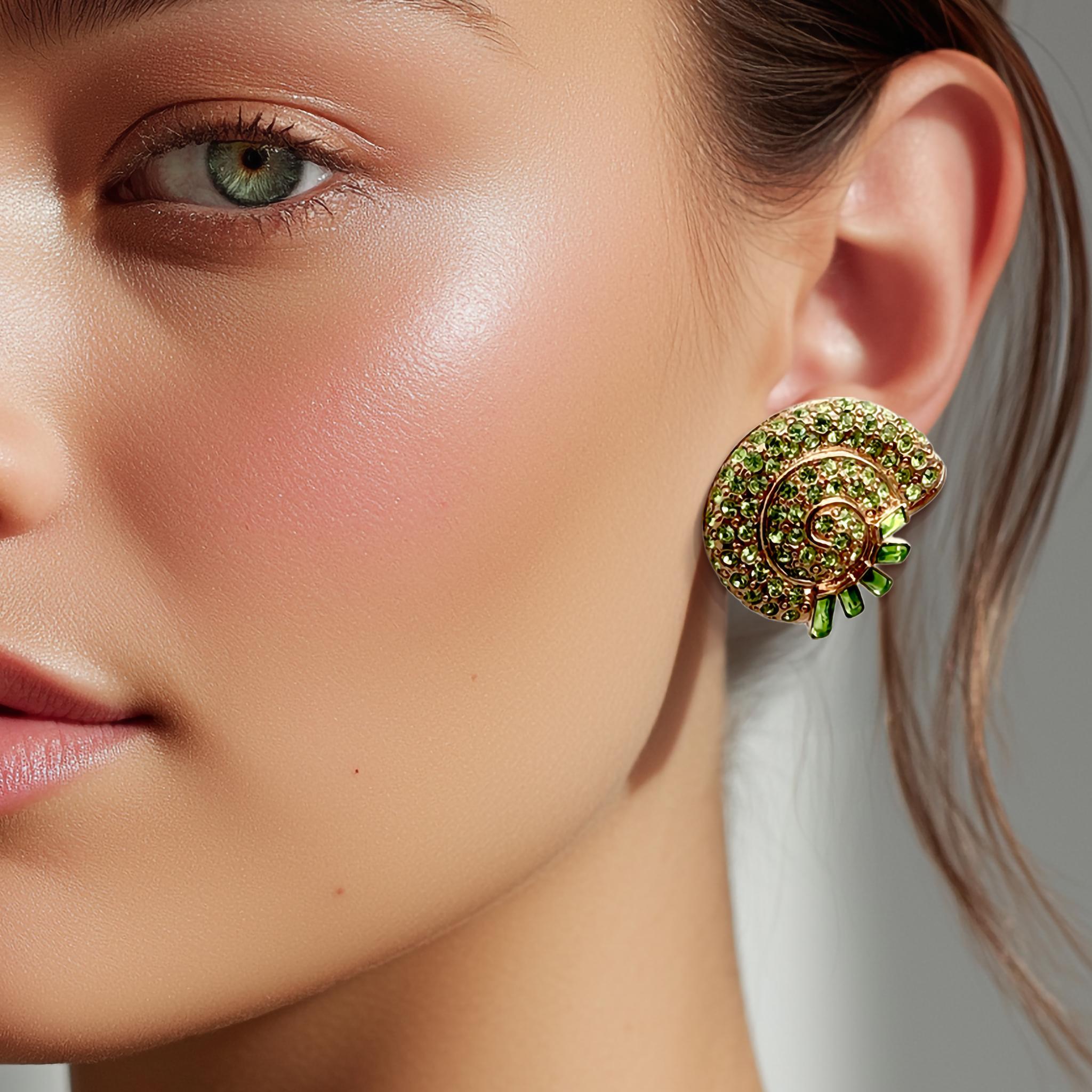 Oscar de la Renta Rose Gold Nautilus Clip-On Earrings with Peridot Crystals For Sale 6