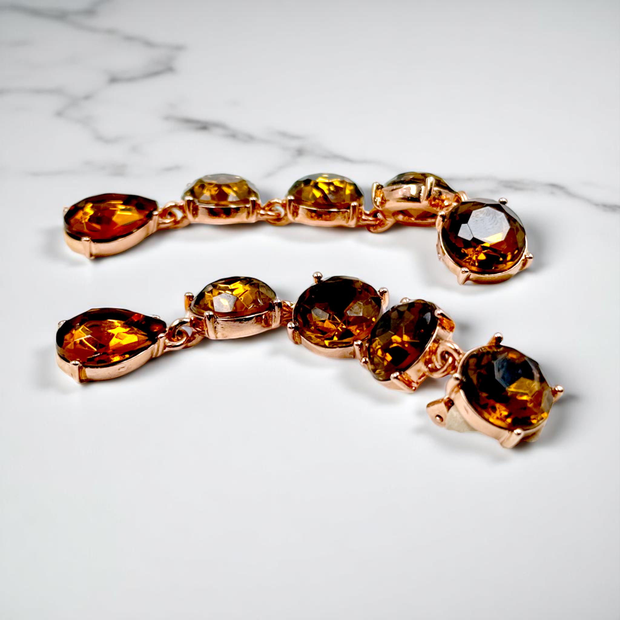 De las mujeres Oscar De La Renta Pendientes de gota de cristal de topacio ahumado en oro rosa Contemporáneo en venta