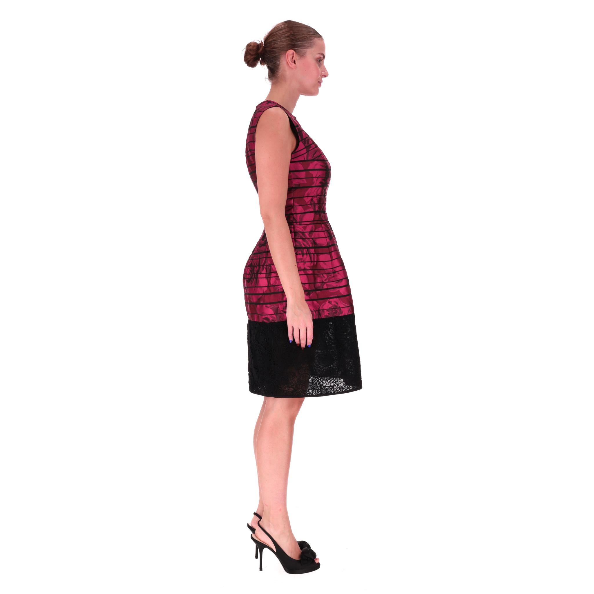 Noir Oscar De La Renta - Robe en soie mélangée ornée de dentelle imprimée en rose en vente