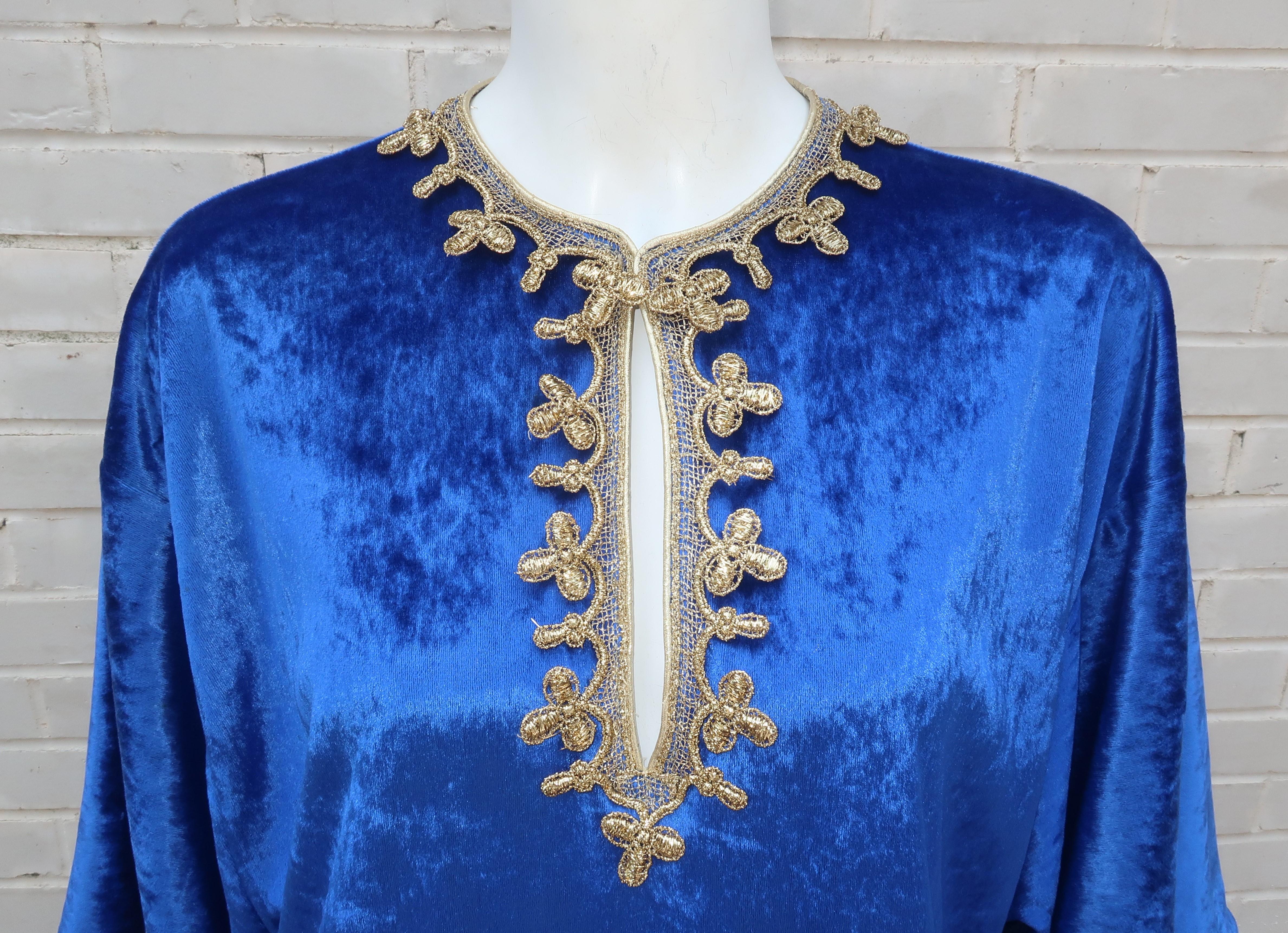 Oscar de La Renta Royal Blue Velvet Caftan Dress With Gold Trim, 1980's In Good Condition In Atlanta, GA