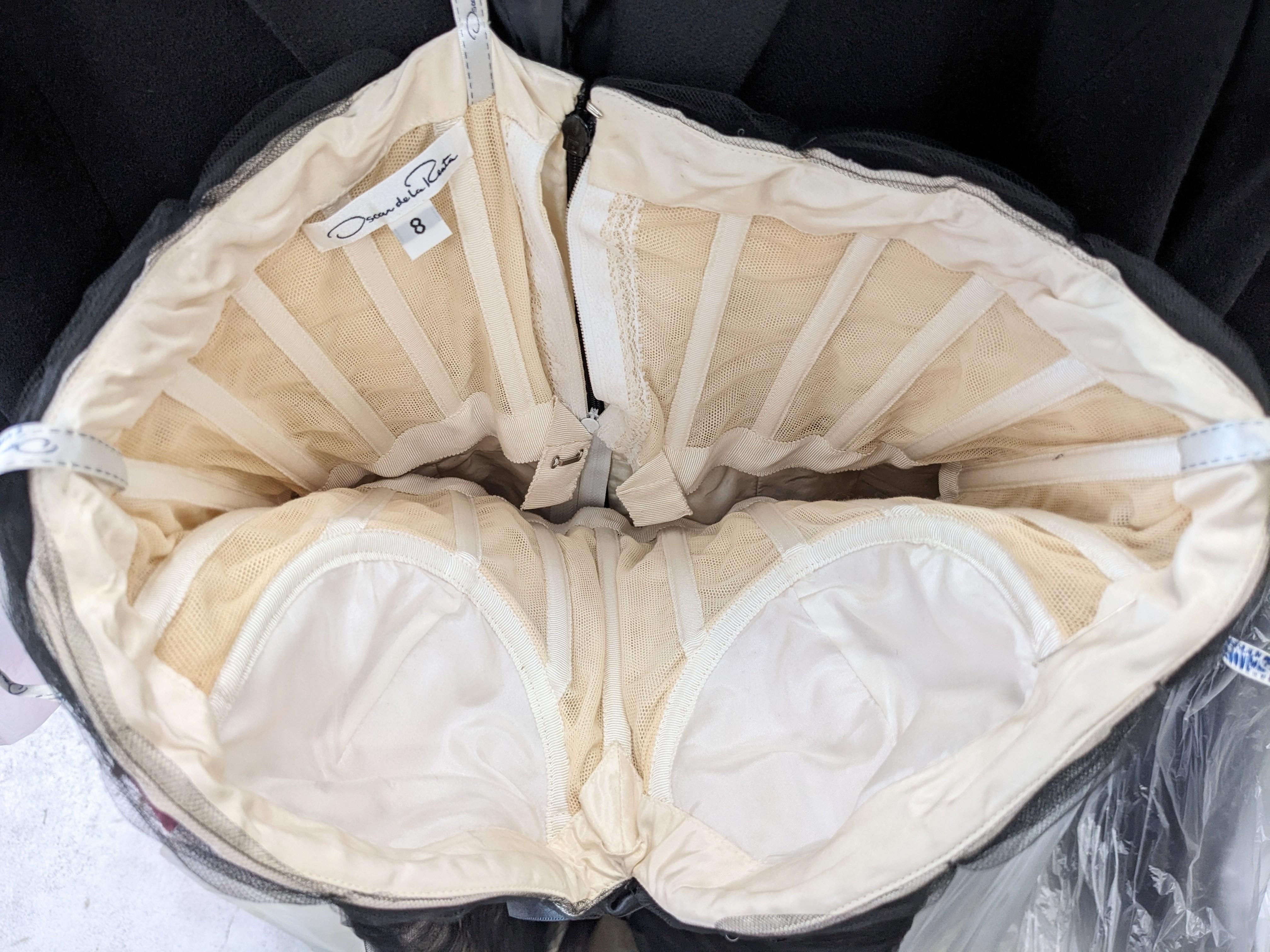Oscar de la Renta Ruched Tulle and Satin Gown For Sale 14