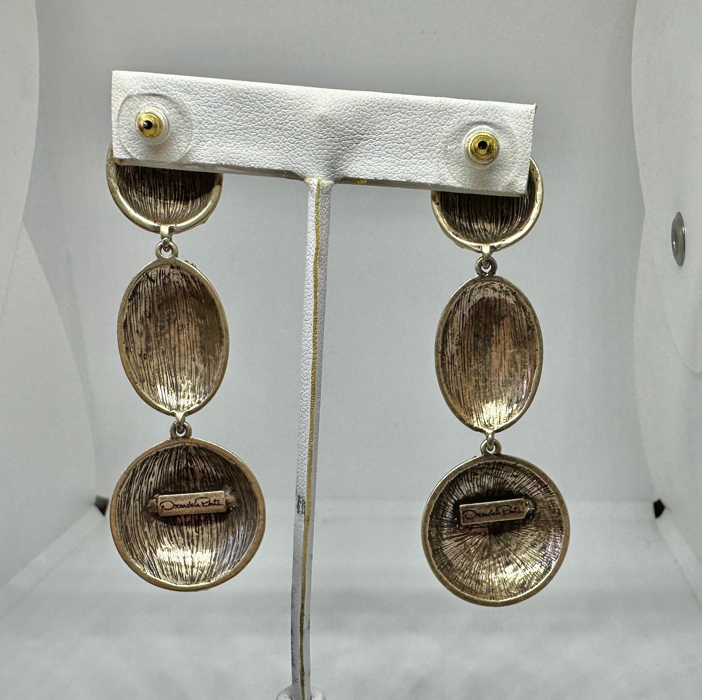Oscar de la Renta Runway Dangle Earrings Gunmetal Grey Enamel Haute Couture For Sale 1