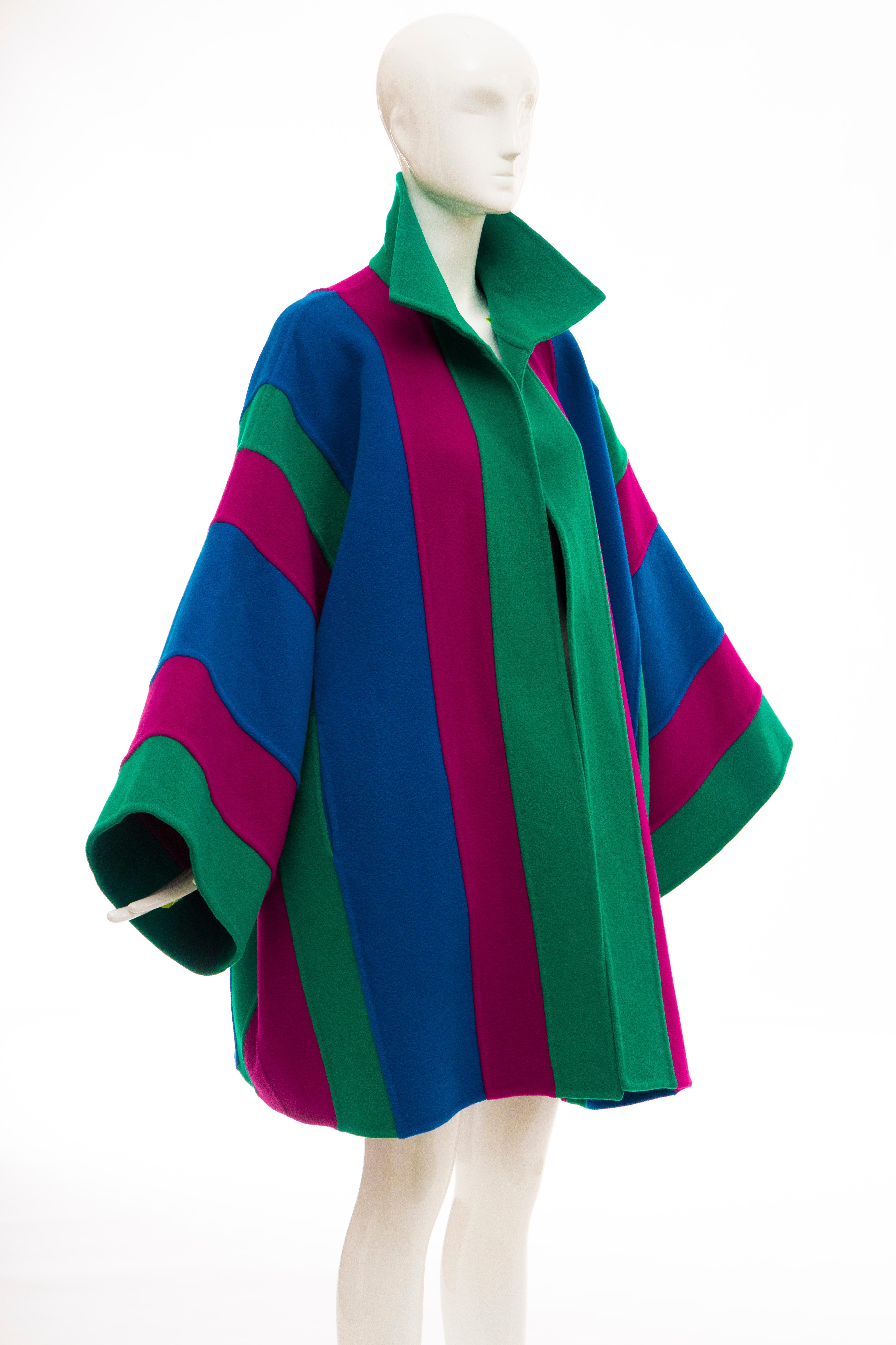 Oscar de la Renta Runway Double-Faced Wool Striped Coat, Fall 1991 In Excellent Condition For Sale In Cincinnati, OH