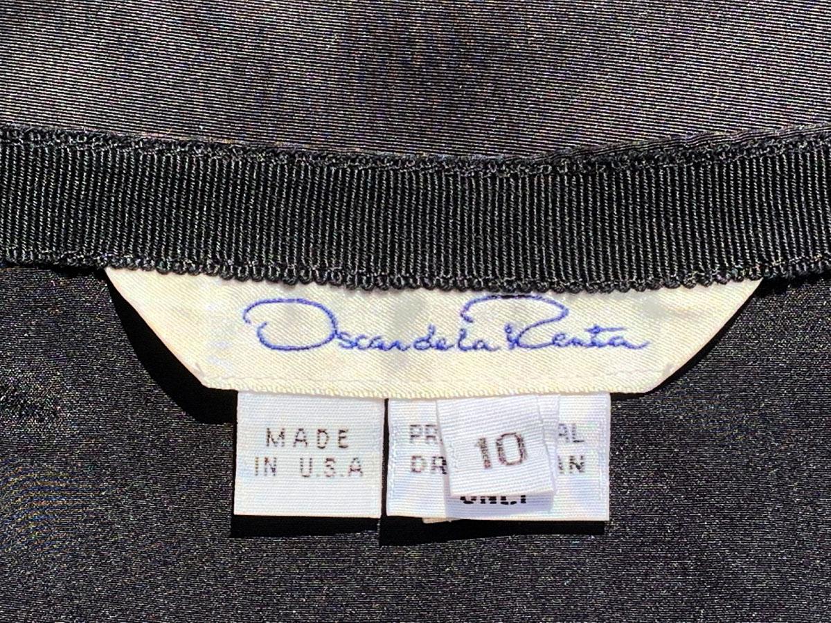 Oscar De La Renta Pasarela F/W 2001 Traje de falda con estampado de leopardo y piel con abalorios 10 en venta 9