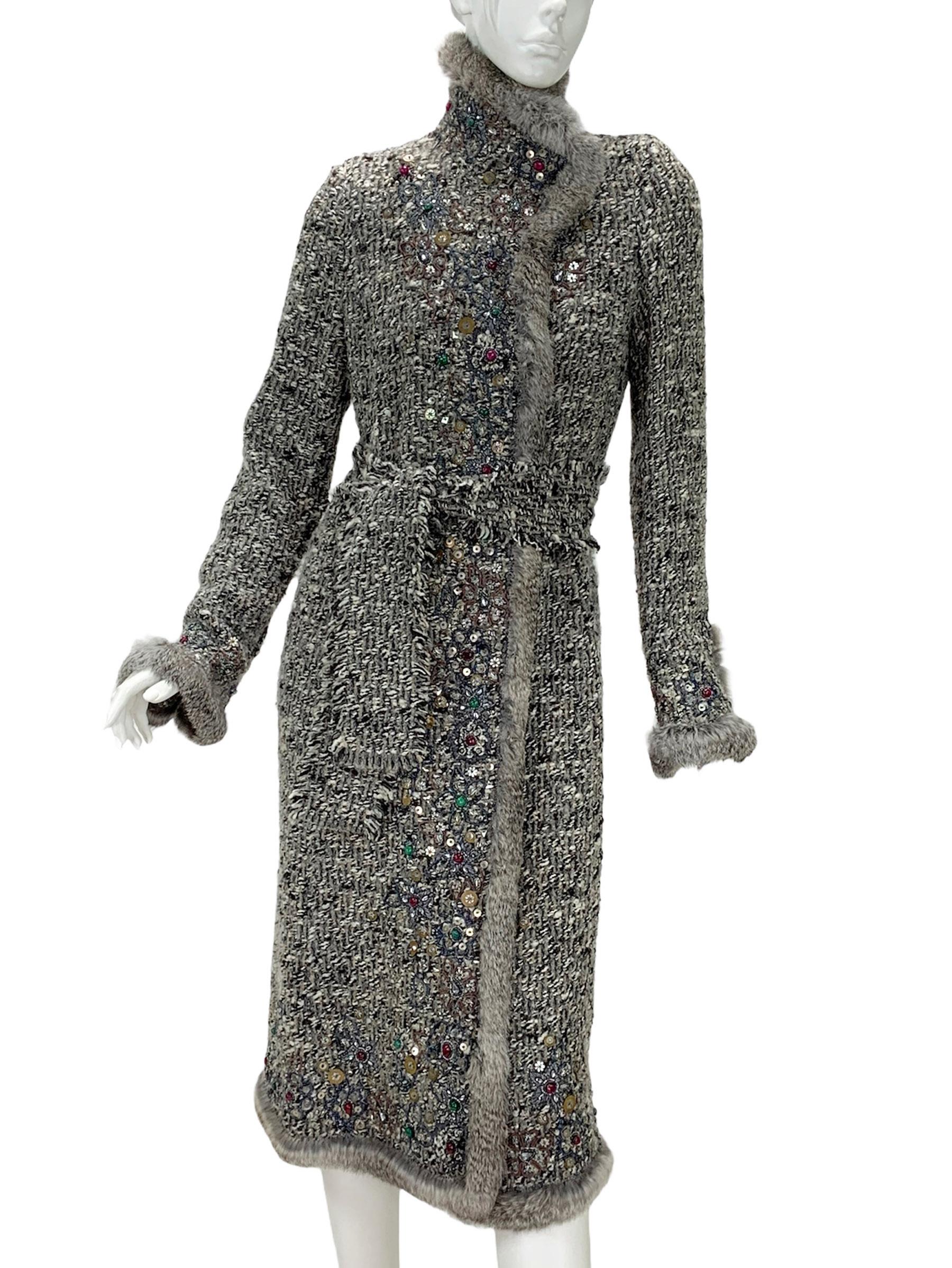 Oscar De La Renta Runway FW 2004 Beaded Embroidered Fur Trim Coat Cardigan XL In Excellent Condition For Sale In Montgomery, TX