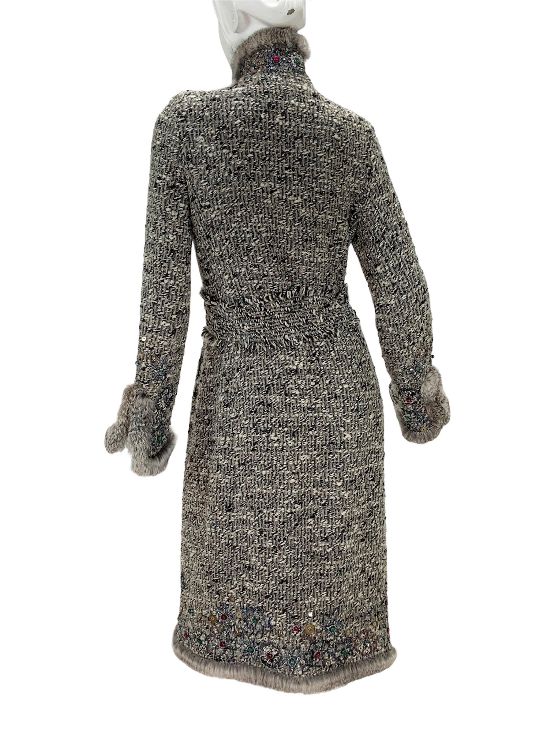 Oscar De La Renta Runway FW 2004 Beaded Embroidered Fur Trim Coat Cardigan XL For Sale 2