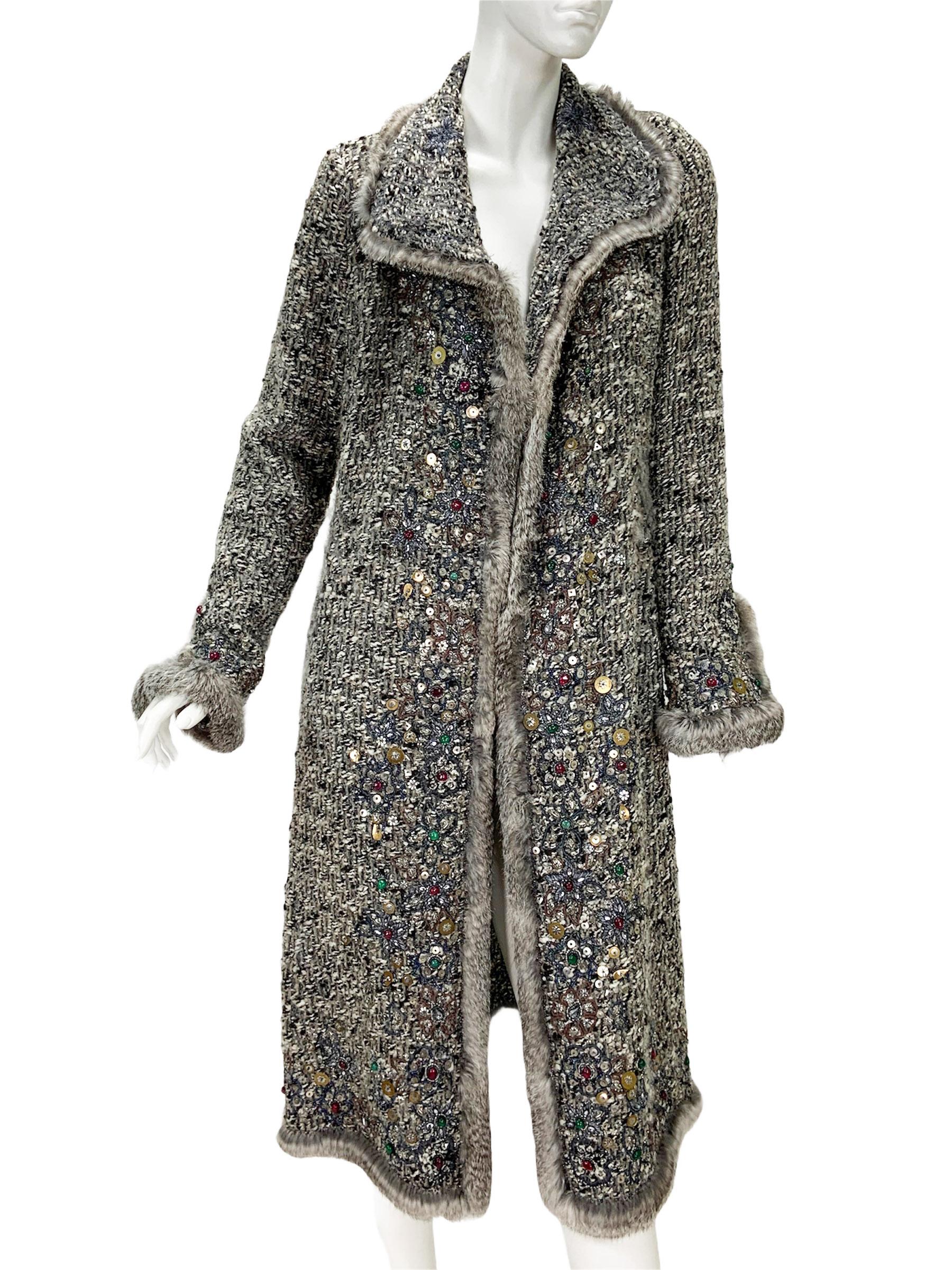 Oscar De La Renta Runway FW 2004 Beaded Embroidered Fur Trim Coat Cardigan XL For Sale 3