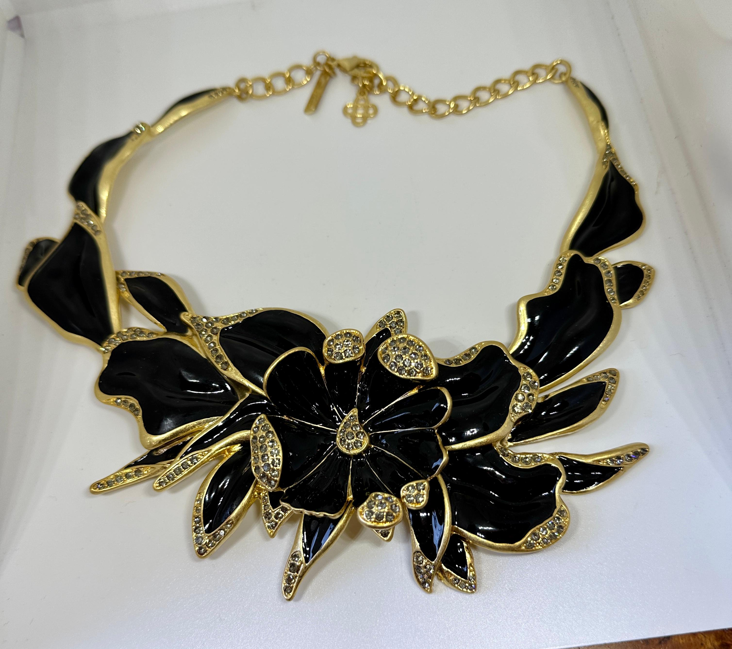 Contemporary Oscar de la Renta Runway Necklace Flowers Black Enamel Haute Couture Monumental For Sale