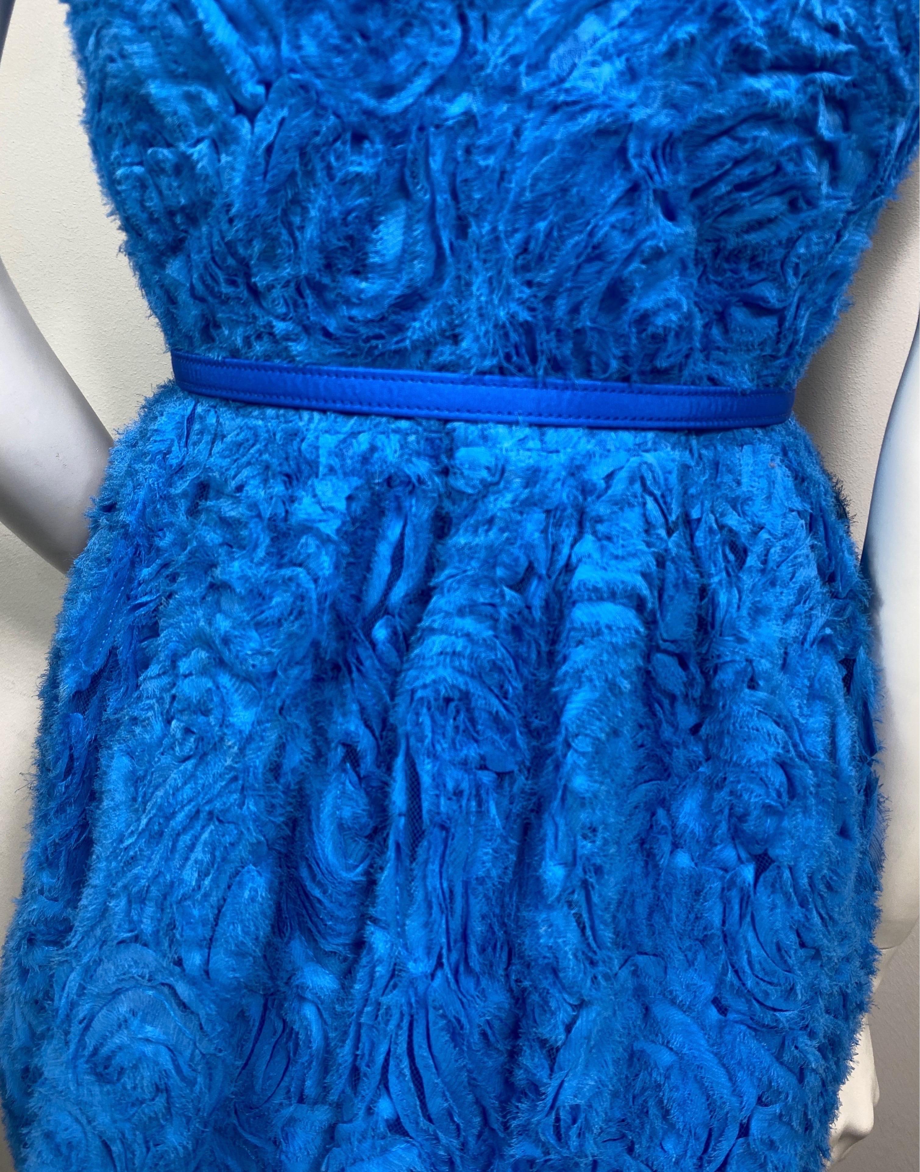 Oscar de La Renta Runway Resort 2013 Royal Blue Chiffon Rosette Dress-Size 4 For Sale 6