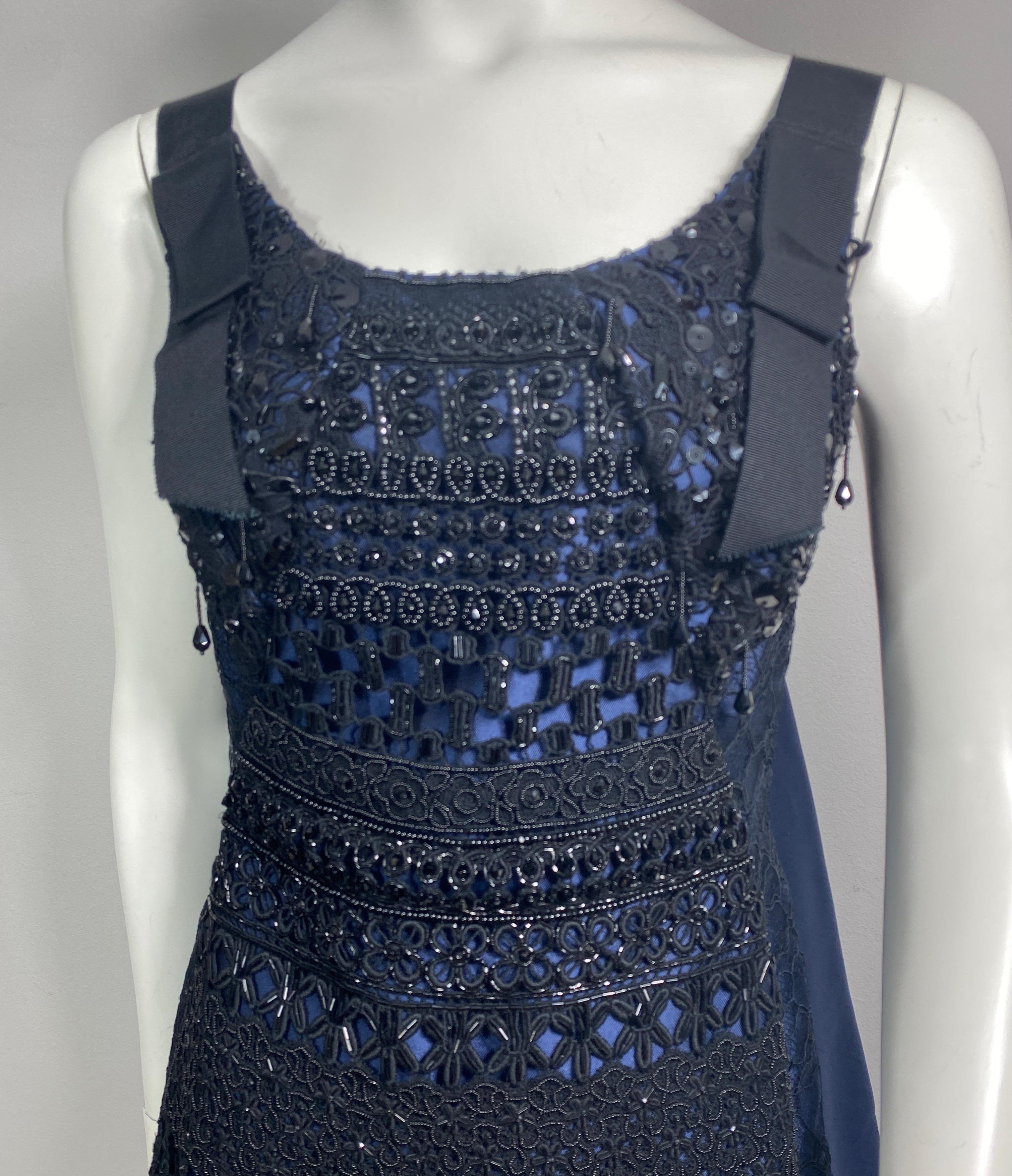 Oscar de La Renta Laufsteg Resort 2016 Marineblaues und schwarzes Kleid mit starken Perlenbesatz-Größe 4 im Angebot 1