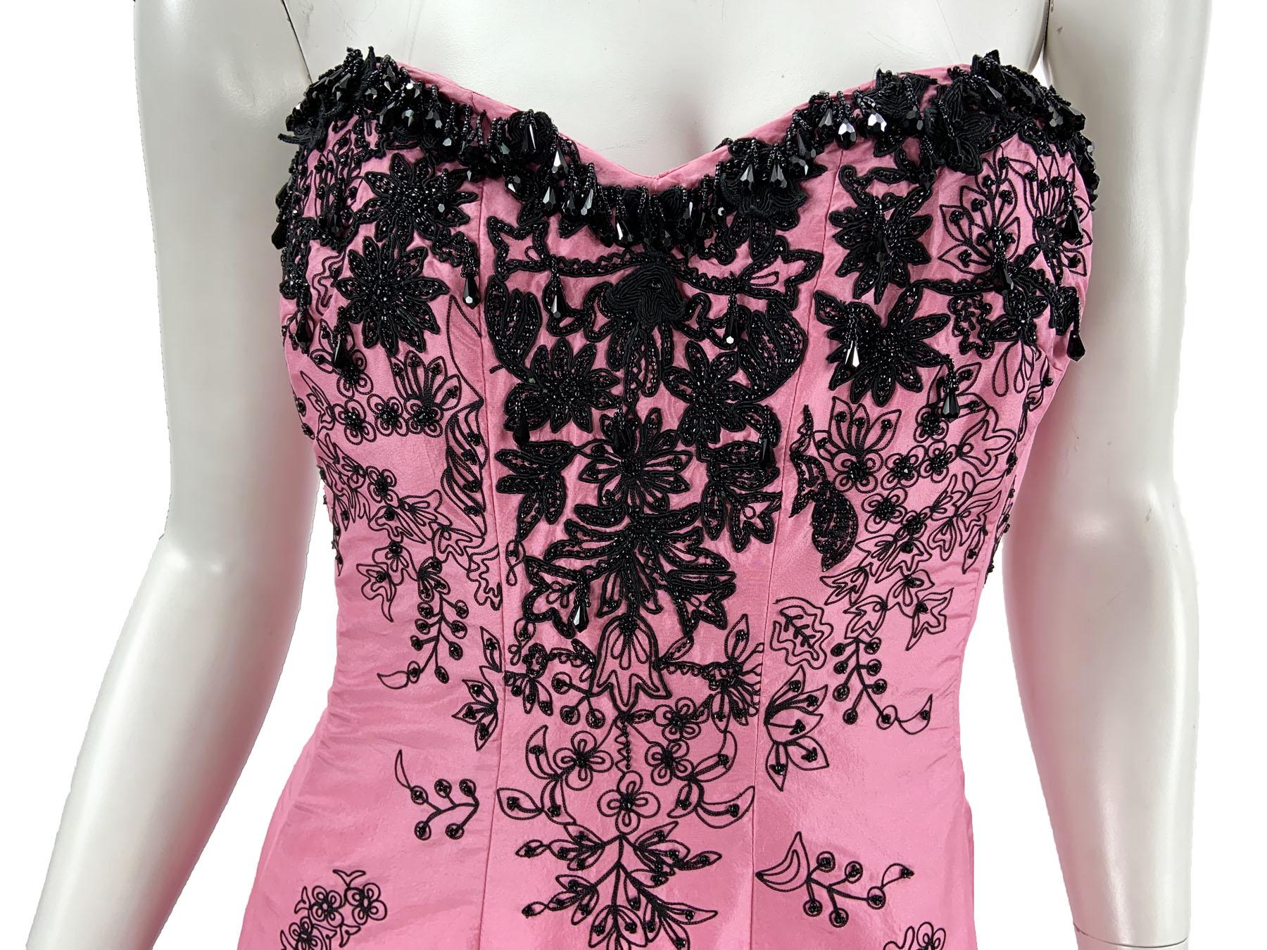 Oscar de la Renta S/S 2004 Collection Pink Silk Taffeta Embellished Dress Gown 8 For Sale 4