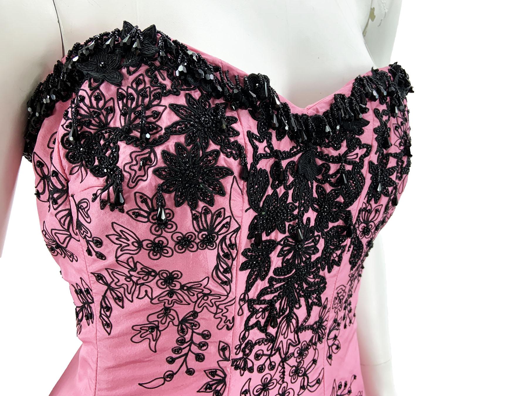 Oscar de la Renta S/S 2004 Collection Pink Silk Taffeta Embellished Dress Gown 8 For Sale 6