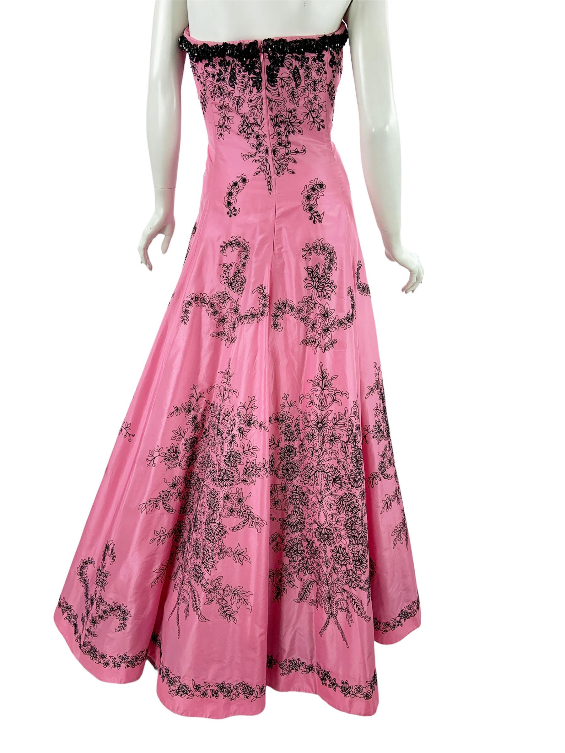 Women's Oscar de la Renta S/S 2004 Collection Pink Silk Taffeta Embellished Dress Gown 8 For Sale