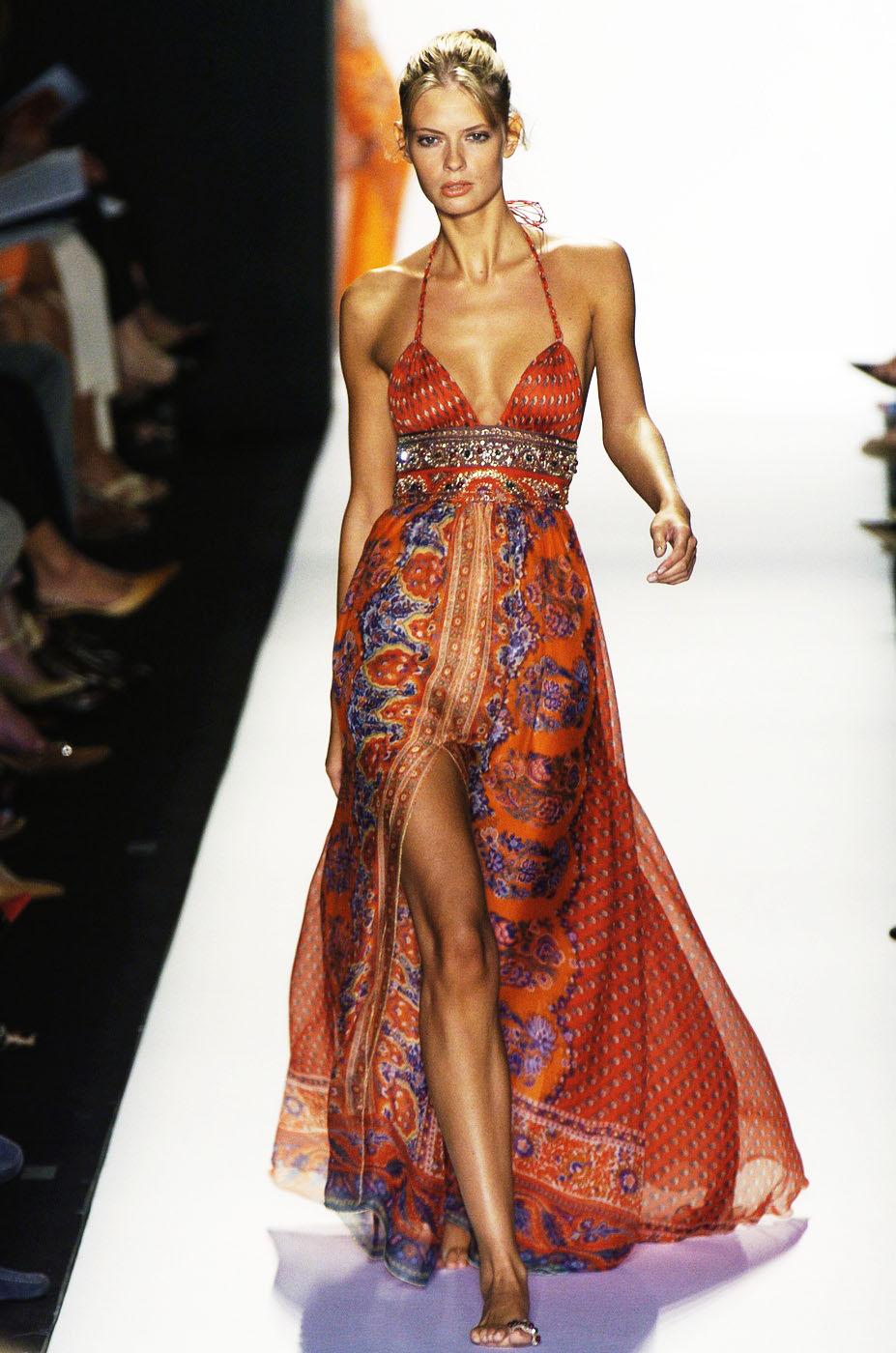 Rouge Oscar De La Renta S/S 2005 Runway Silk Halter Beaded Open Back Maxi Dress US 4 en vente