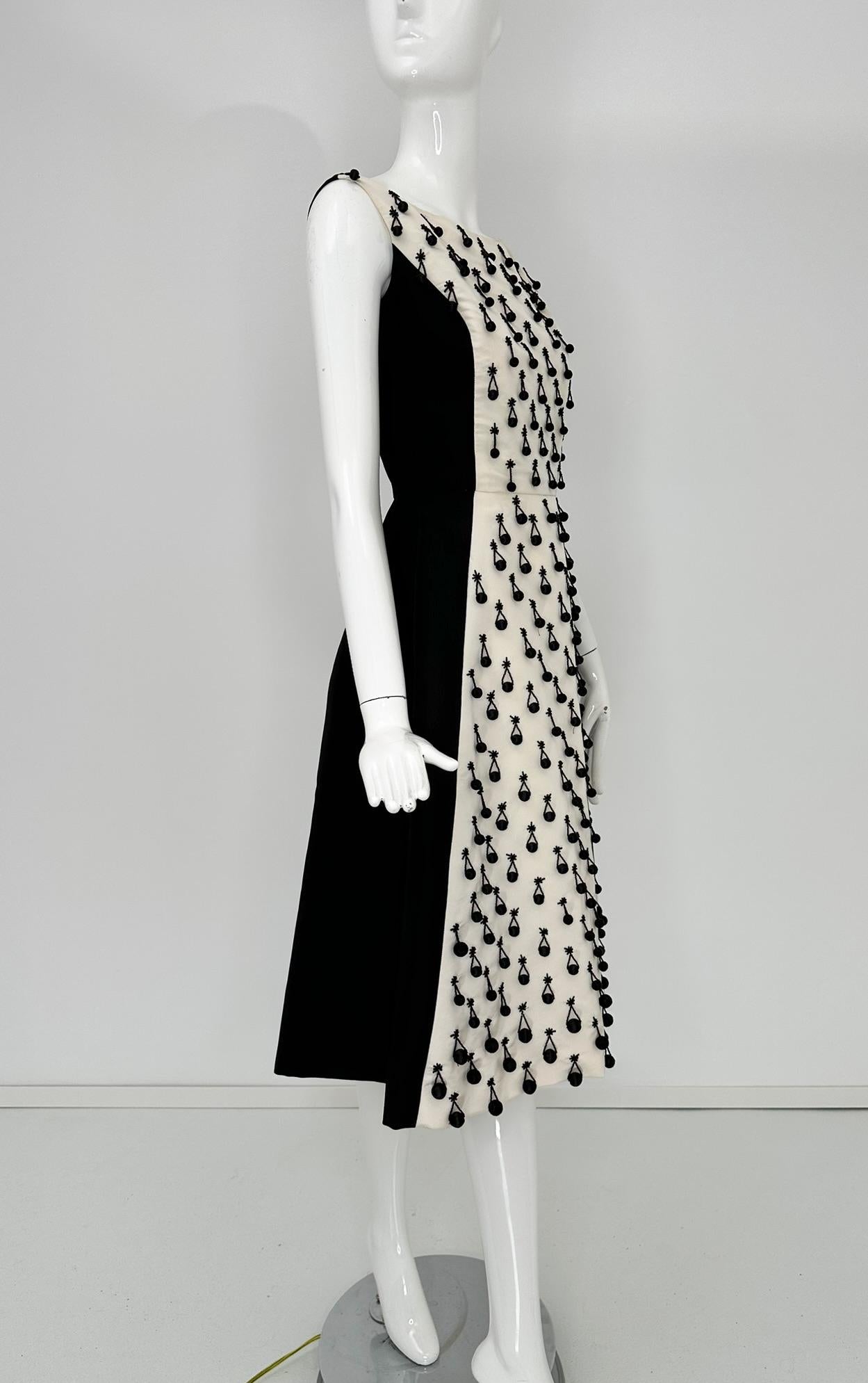 Oscar de la Renta S/S 2013 LK35 Black & White Silk Twill Beaded Cocktail Dress 2 For Sale 7