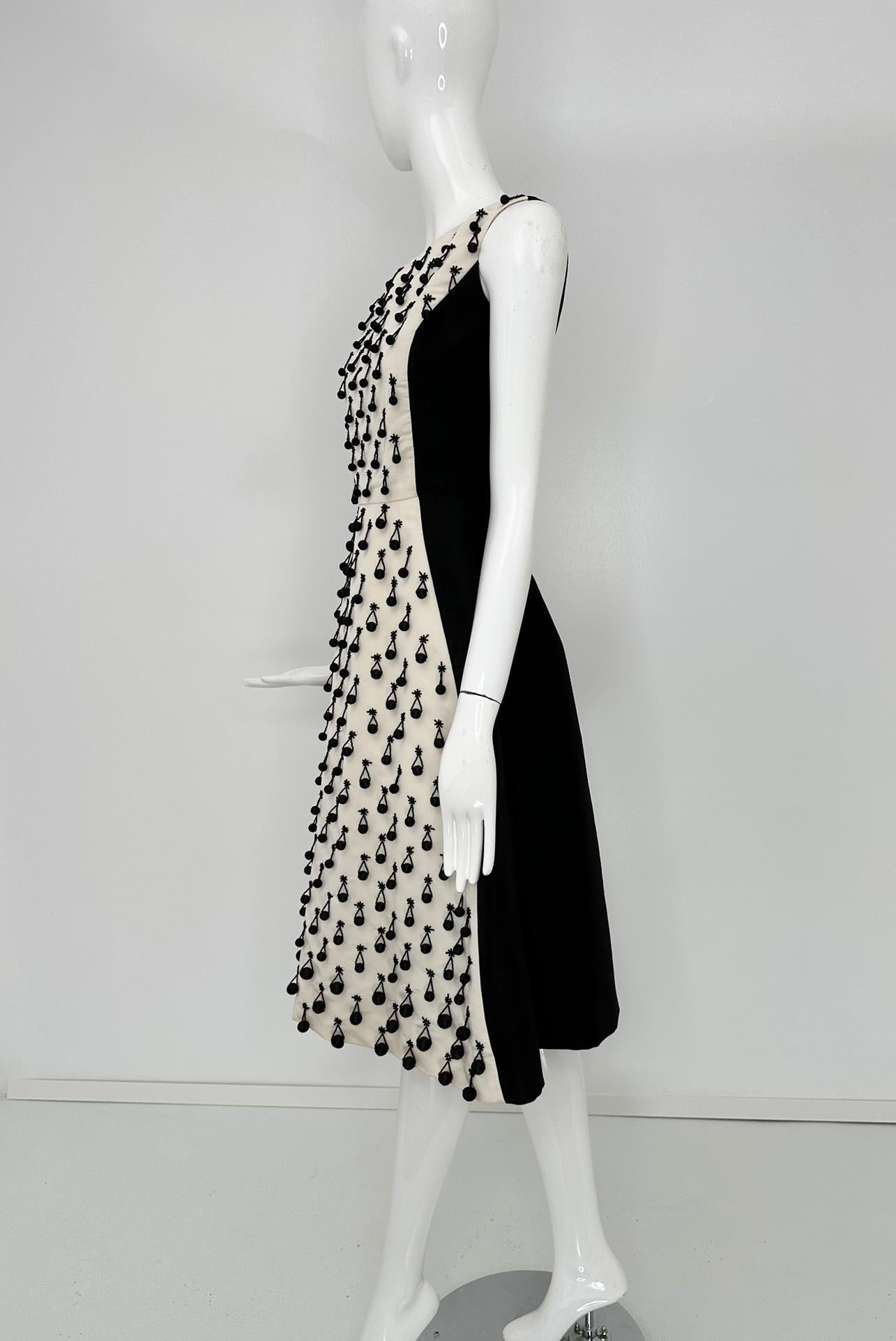 Gray Oscar de la Renta S/S 2013 LK35 Black & White Silk Twill Beaded Cocktail Dress 2 For Sale