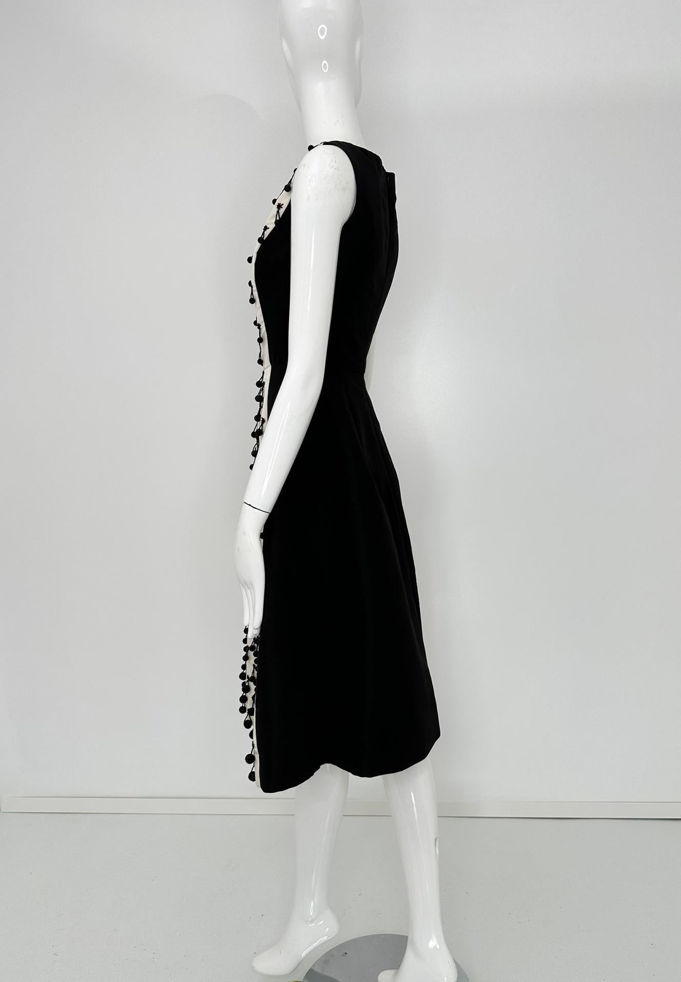 Women's Oscar de la Renta S/S 2013 LK35 Black & White Silk Twill Beaded Cocktail Dress 2 For Sale
