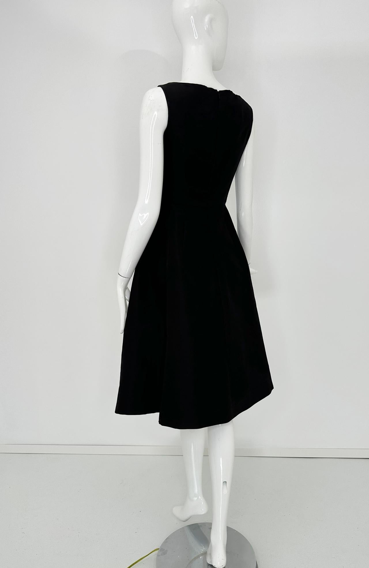 Oscar de la Renta S/S 2013 LK35 Black & White Silk Twill Beaded Cocktail Dress 2 For Sale 2