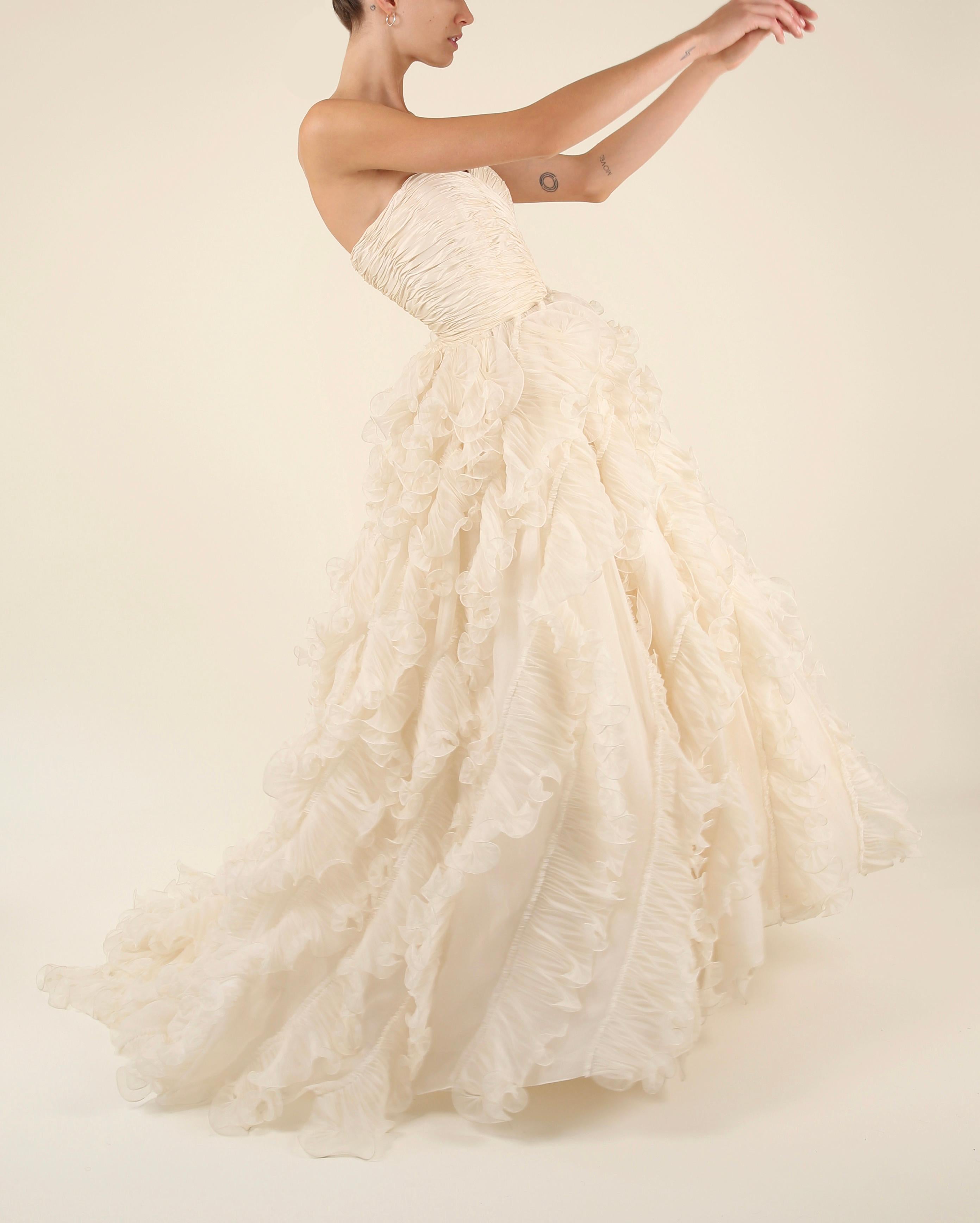 Oscar de la Renta S/S08 bridal ivory strapless vintage ruffle wedding dress gown For Sale 6