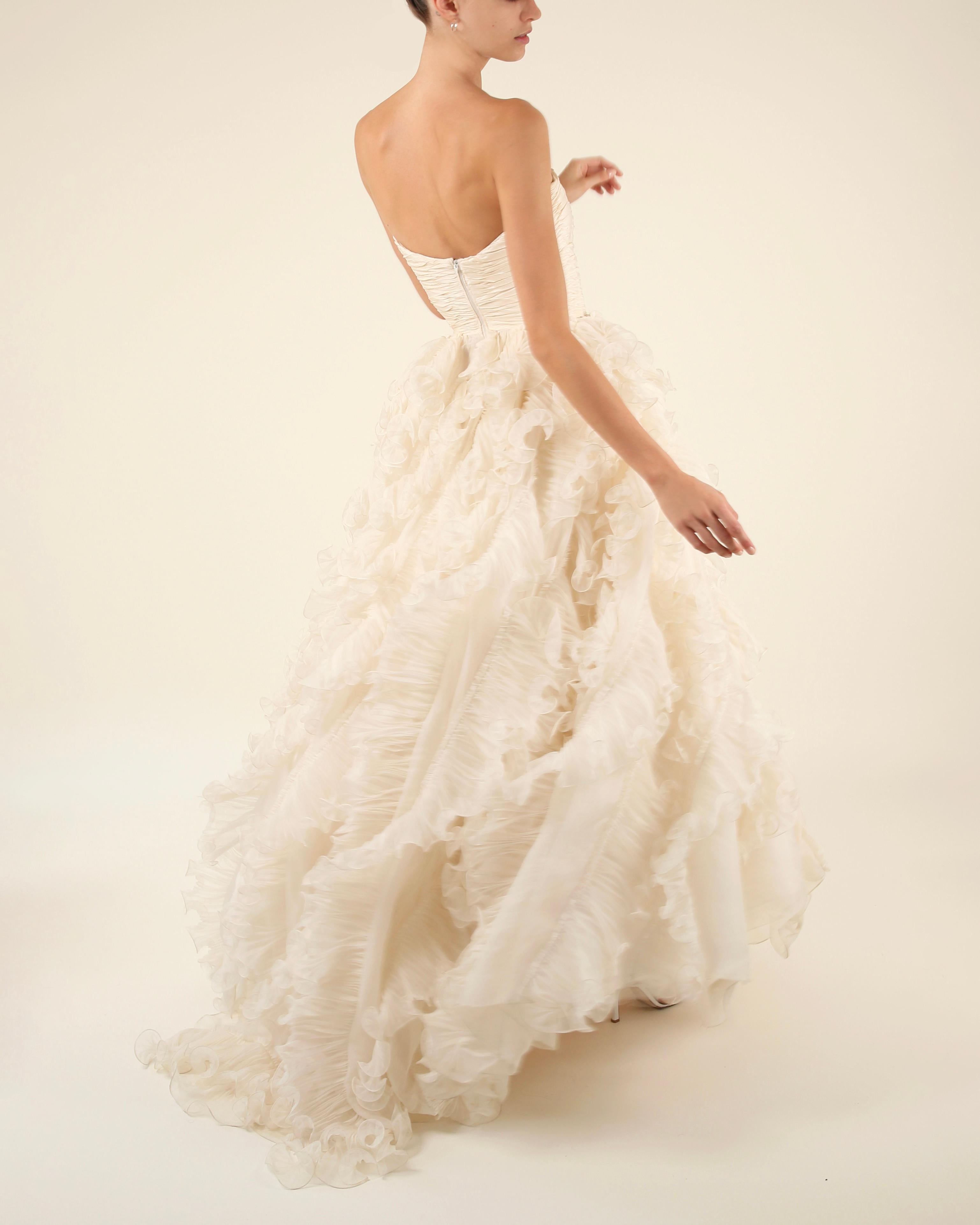 Oscar de la Renta S/S08 bridal ivory strapless vintage ruffle wedding dress gown For Sale 9