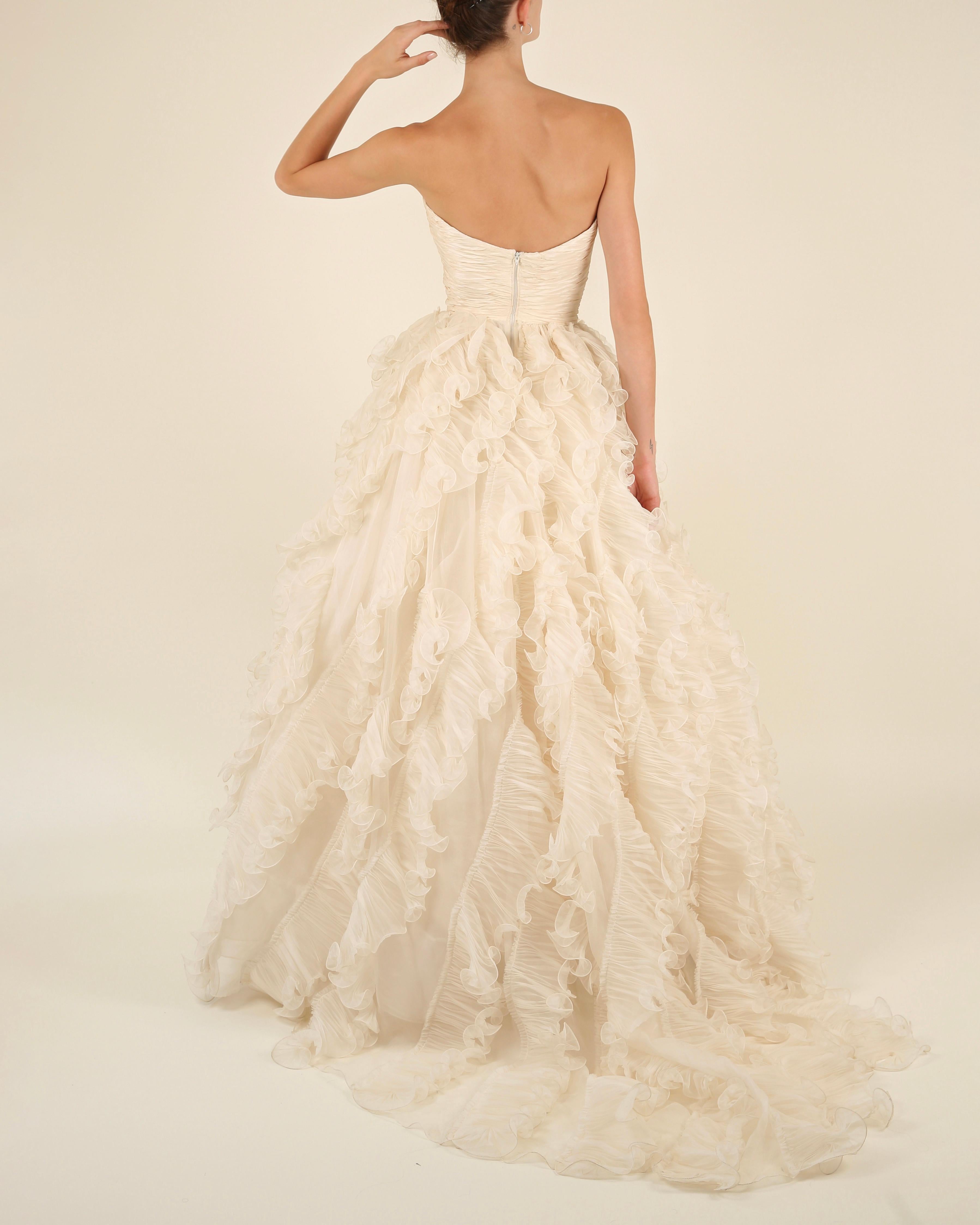 Oscar de la Renta S/S08 bridal ivory strapless vintage ruffle wedding dress gown For Sale 10