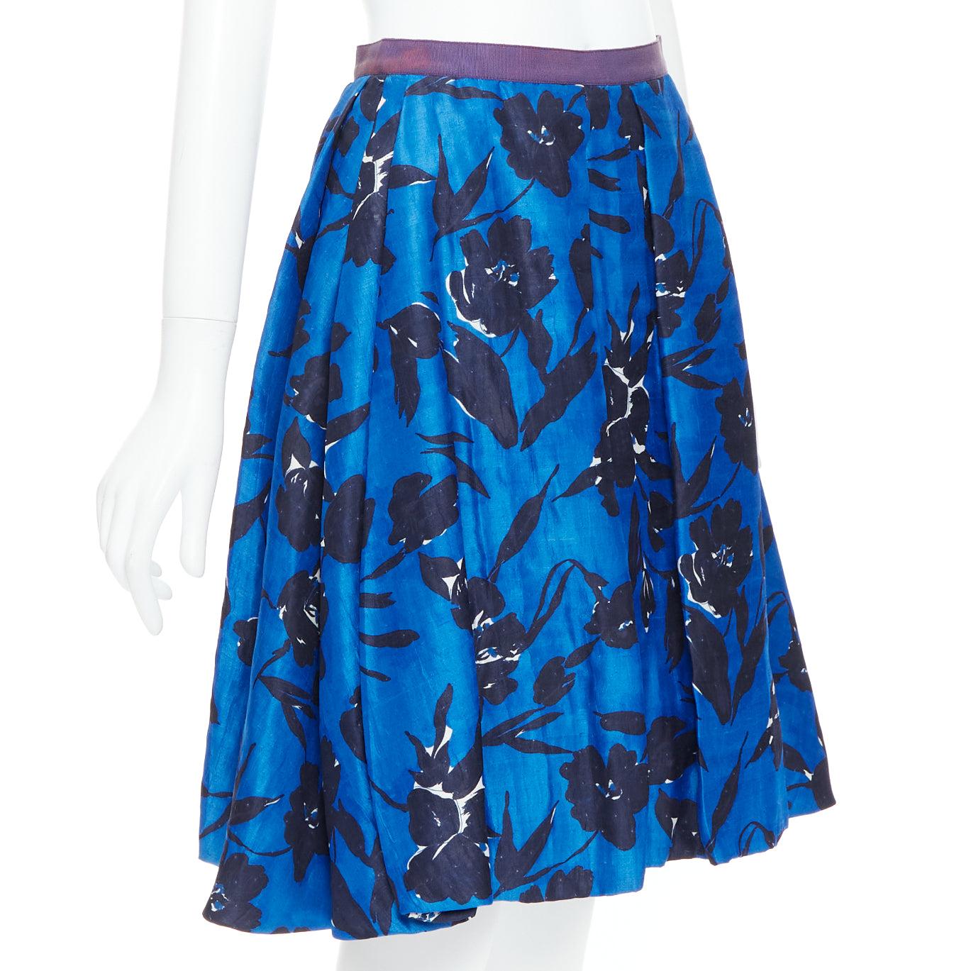 Blue OSCAR DE LA RENTA S07 blue black silk cotton floral print full midi skirt US2 S For Sale