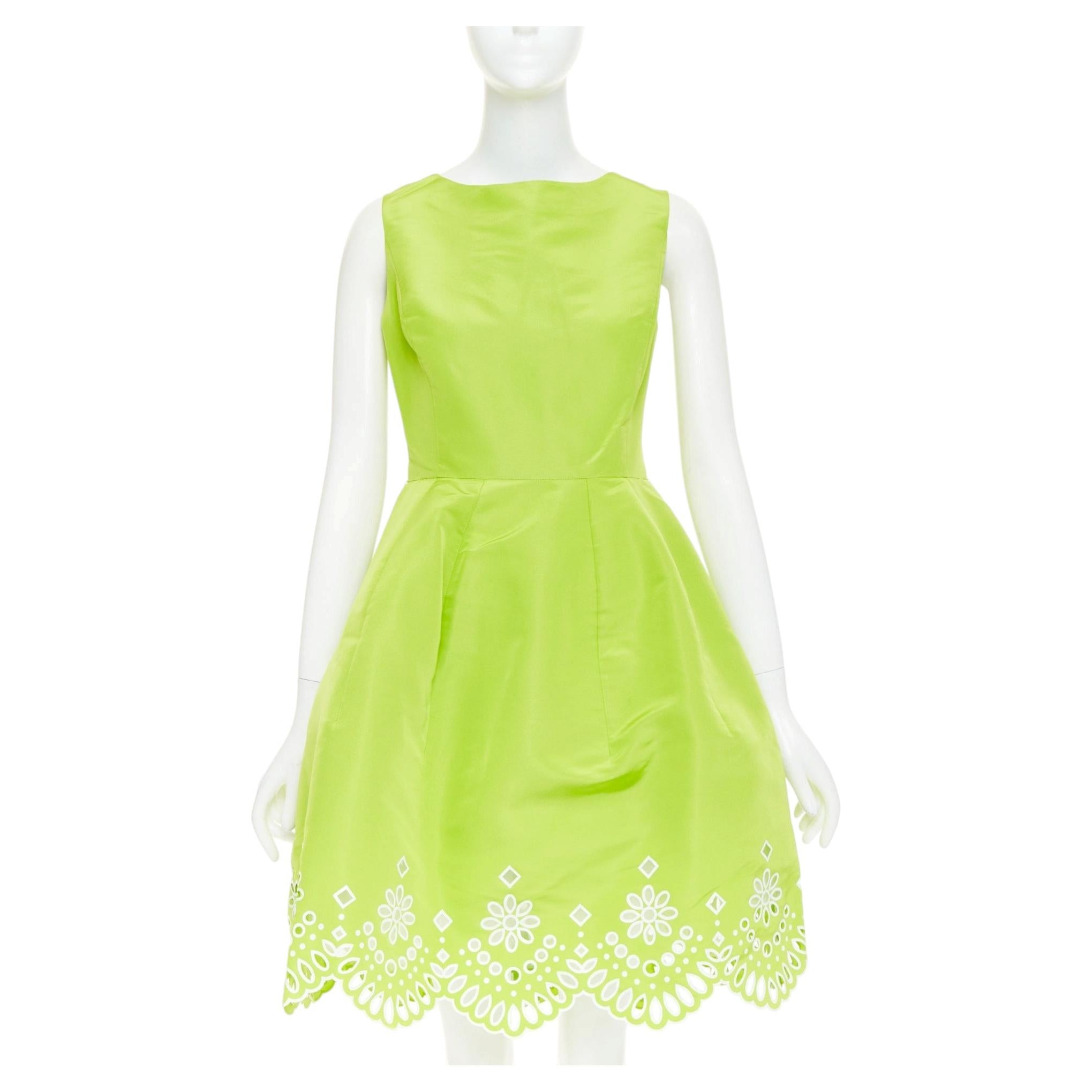 OSCAR DE LA RENTA S15 Vestido acampanado de organza de seda verde con ojales festoneados US6 M