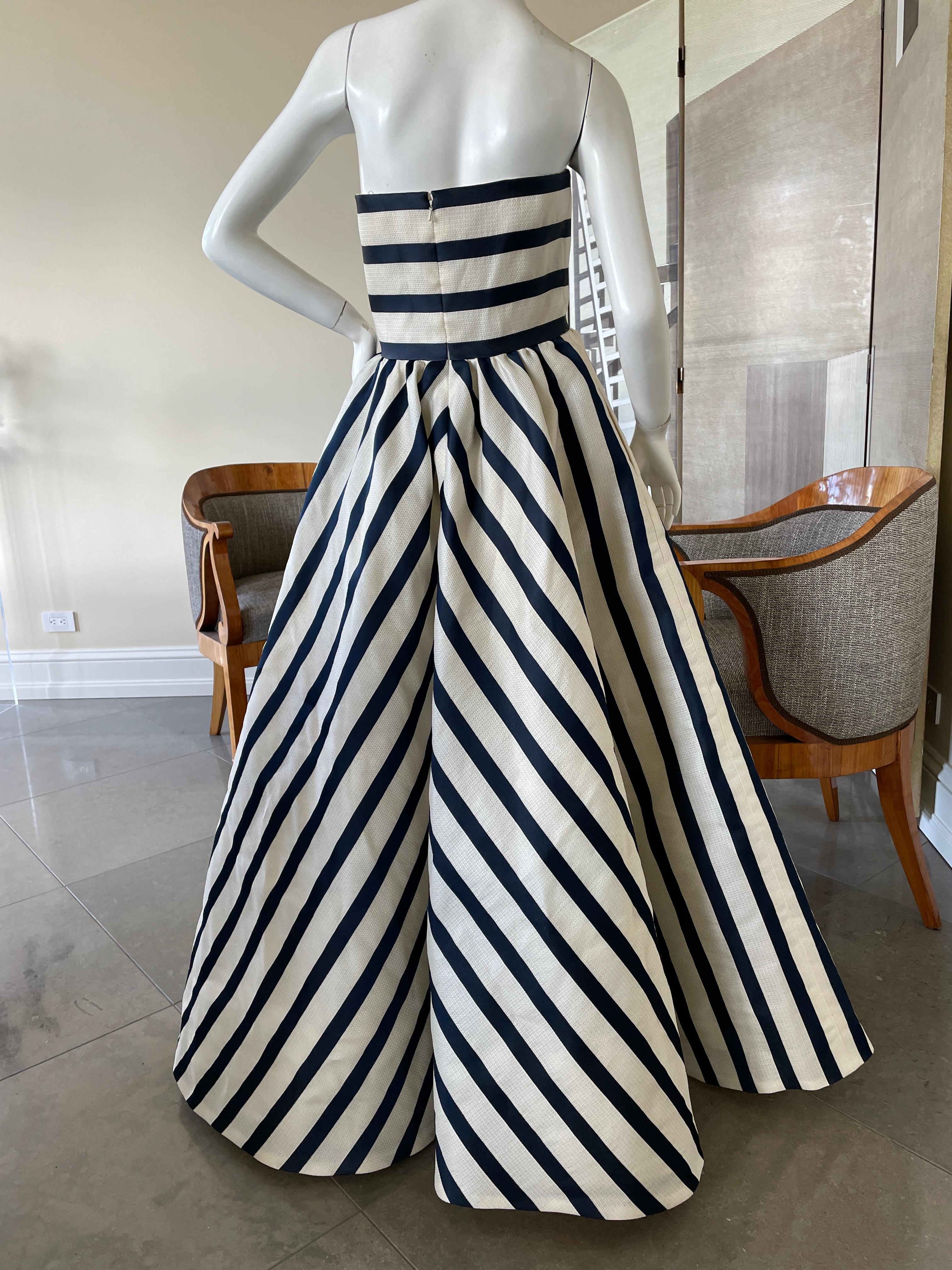 Oscar de la Renta Sensatives trägerloses gestreiftes Ballkleid im Angebot 4