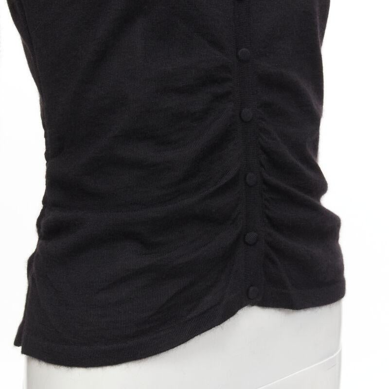 OSCAR DE LA RENTA silk cashmere gathered front black cardigan XS
Reference: LNKO/A02057
Brand: Oscar de la Renta
Material: Silk, Cashmere
Color: Black
Pattern: Solid
Closure: Button
Made in: Italy

CONDITION:
Condition: Excellent, this item was