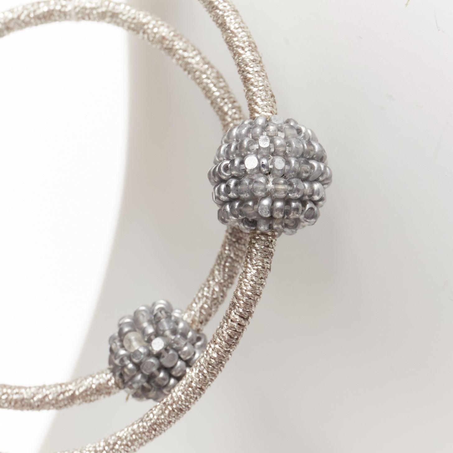 OSCAR DE LA RENTA - Boucles d'oreilles à clip en argent perlé à double orbite Paire en vente 3